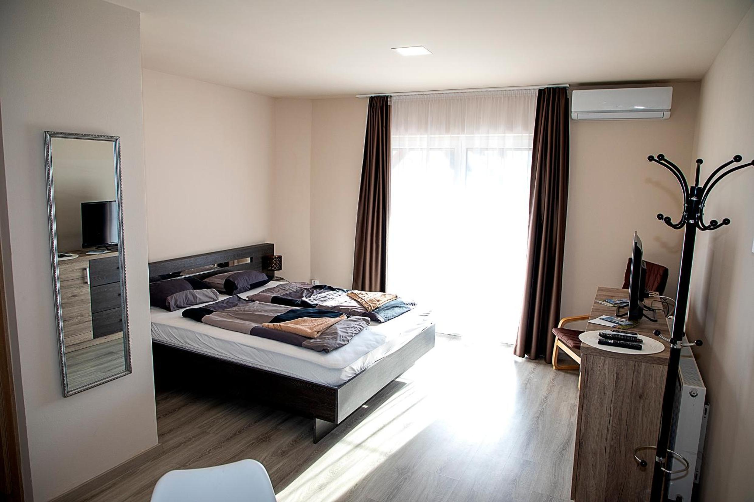 Lux Apartman Bük view 4