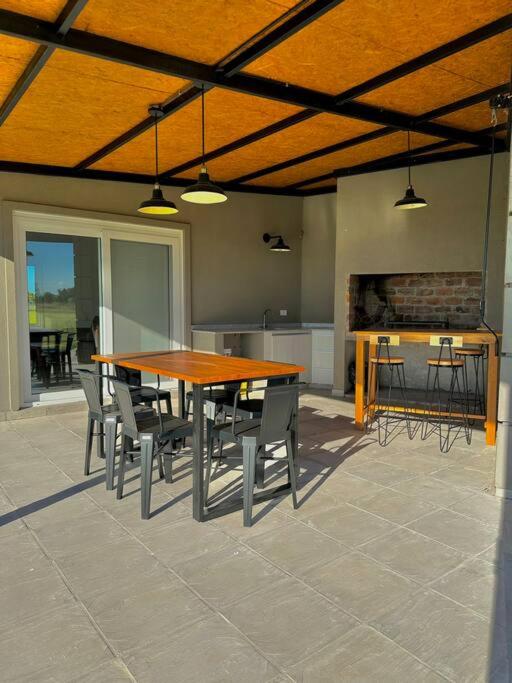 Casa Quinta en Barrio Cerr - 6 huesp - ropa blanca!