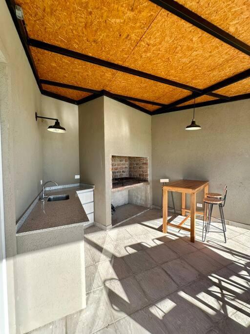 Casa Quinta en Barrio Cerr - 6 huesp - ropa blanca!