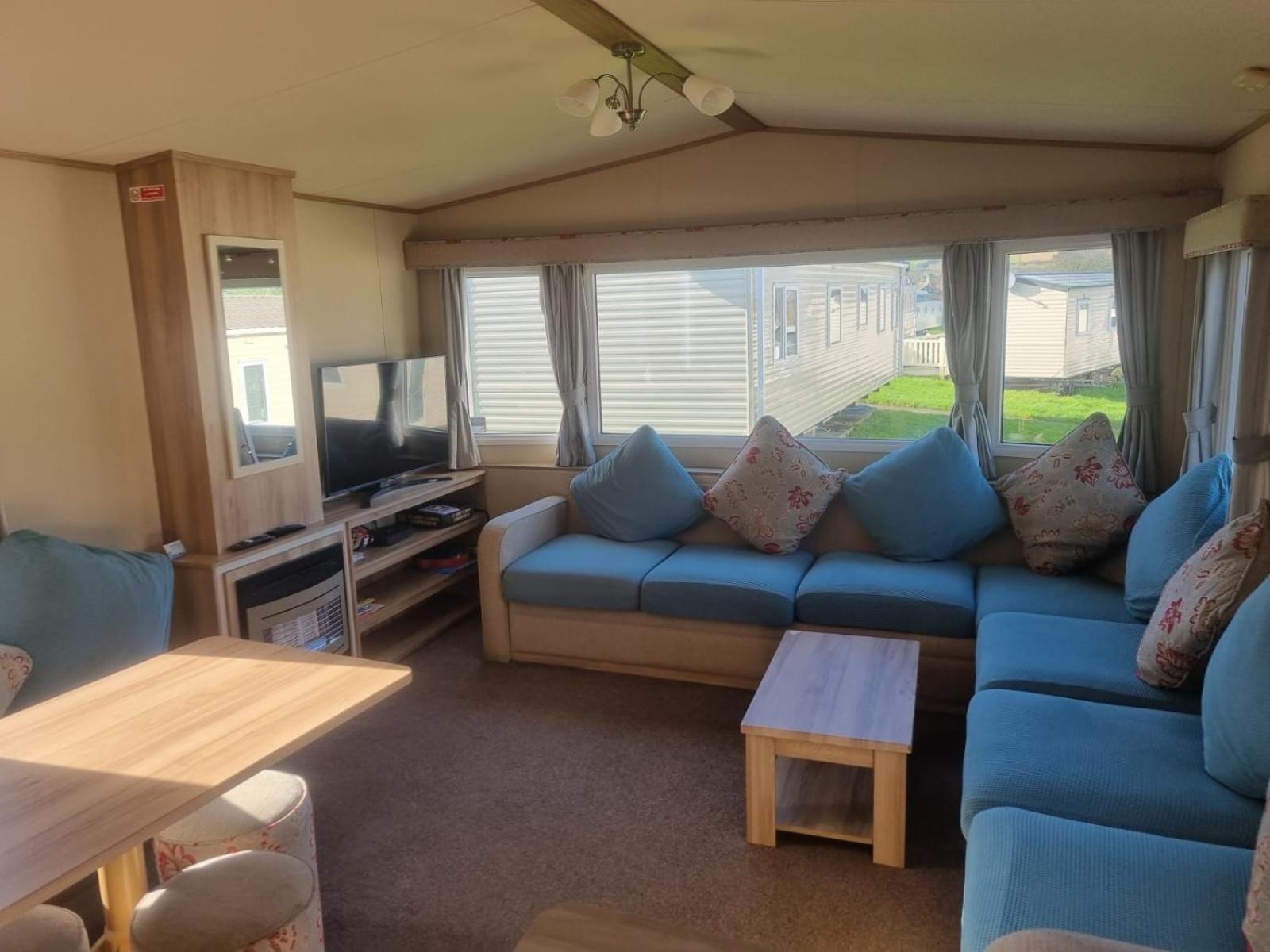 Newquay Bay Porth Caravan - 6 berth view 3
