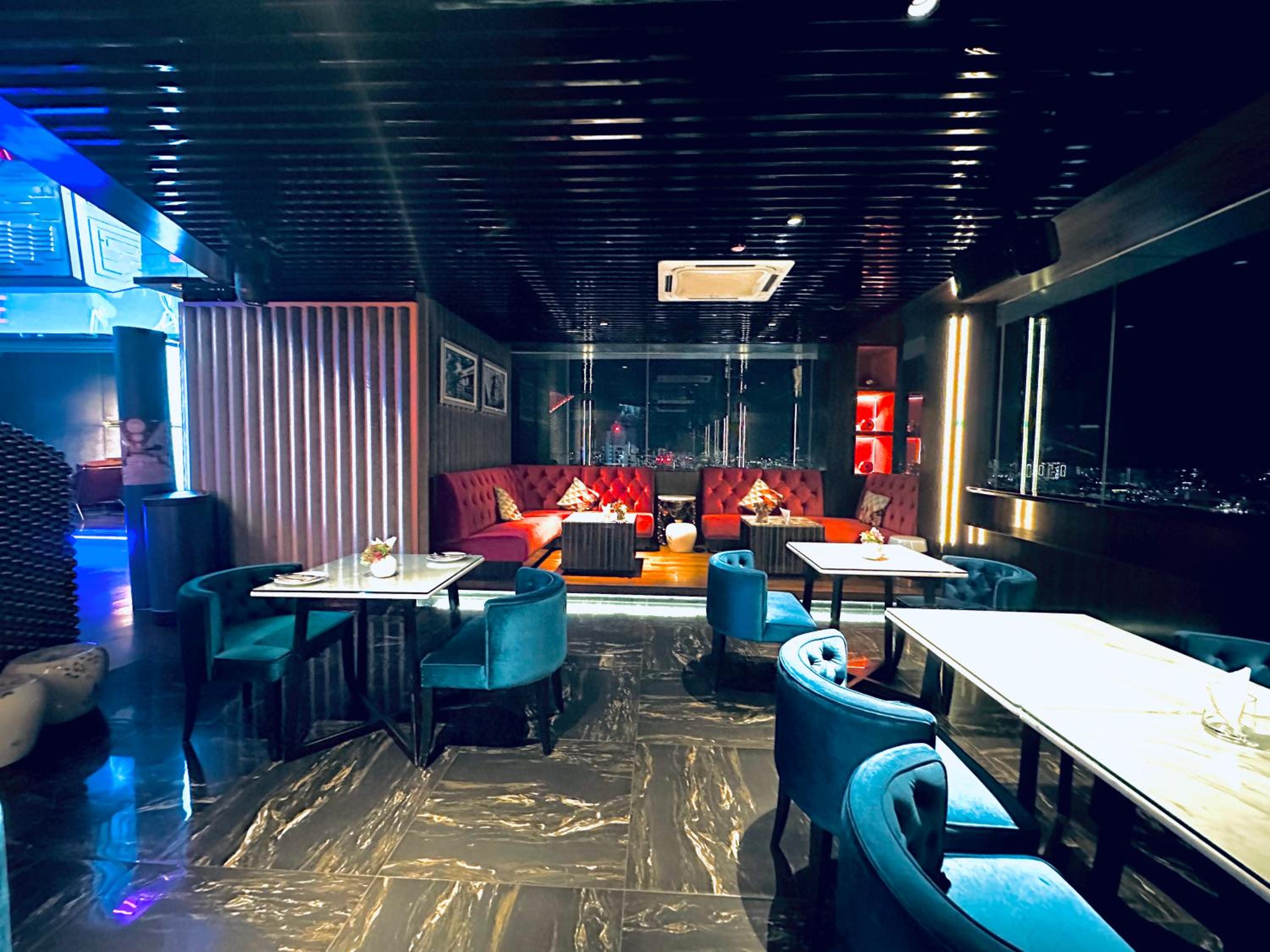 Platinum suites by BLUE SKY