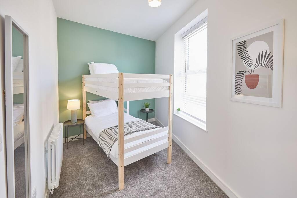 Huge Accommodation with Stunning Seaviews - Sleeps 16! view 2