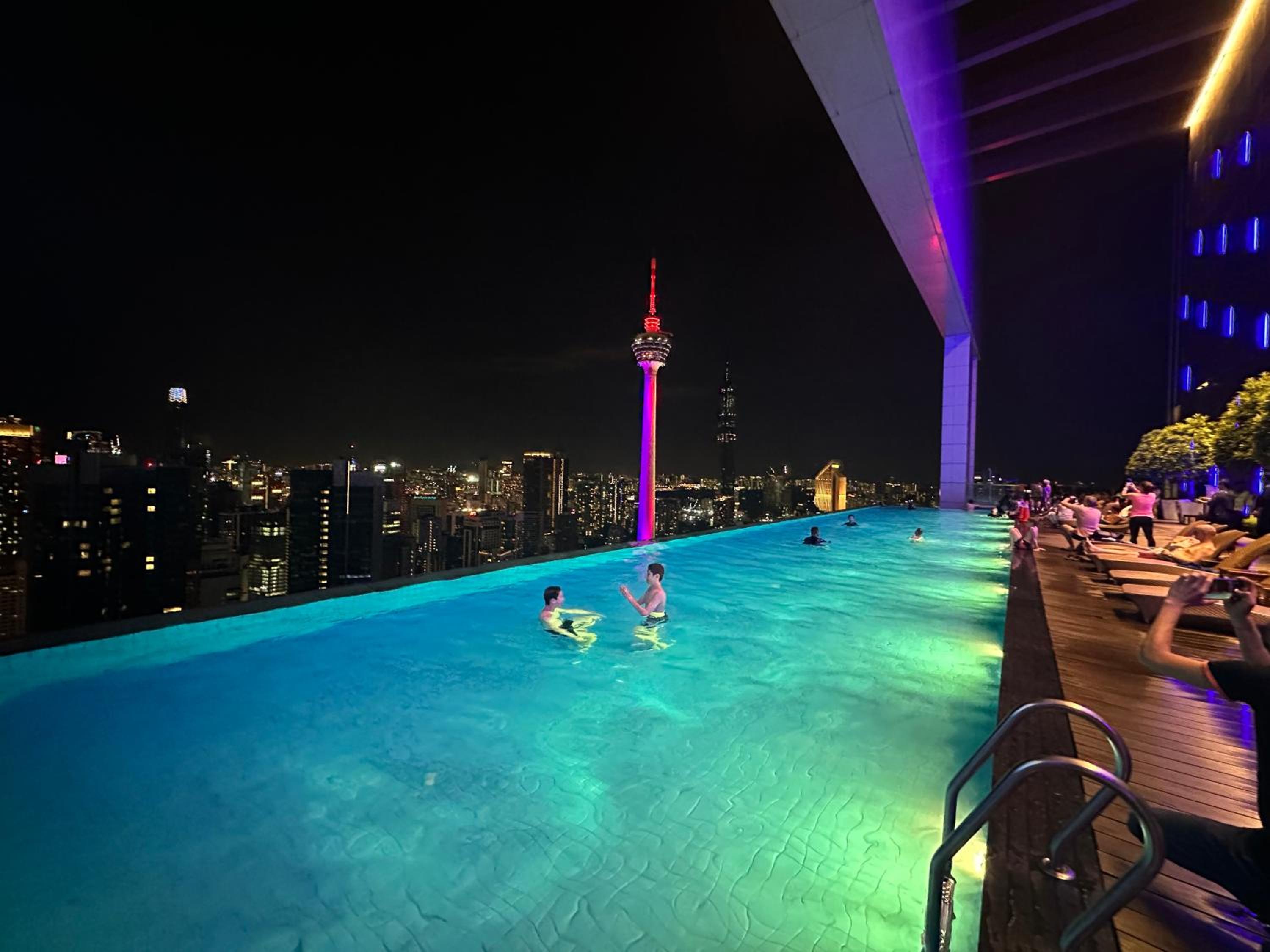 Platinum suites by BLUE SKY