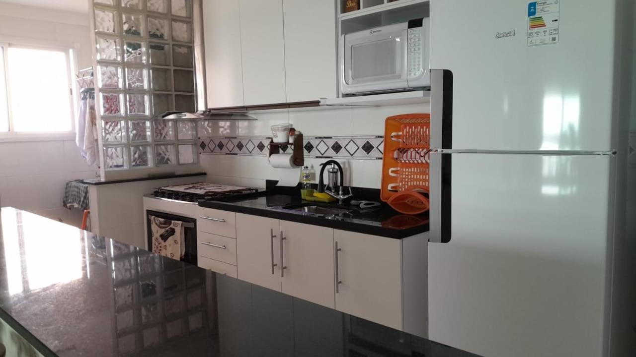 Belíssimo apartamento frente mar