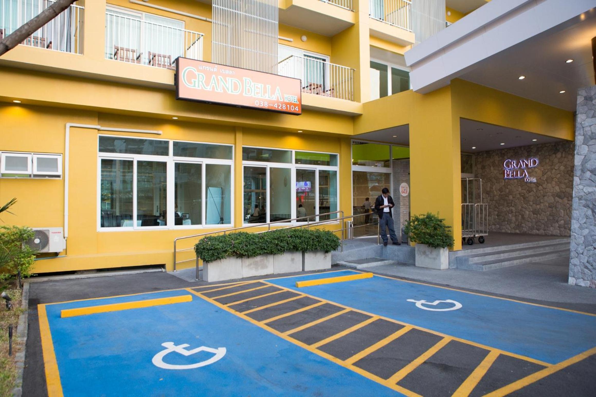 Hotel Grand Bella - Image 1