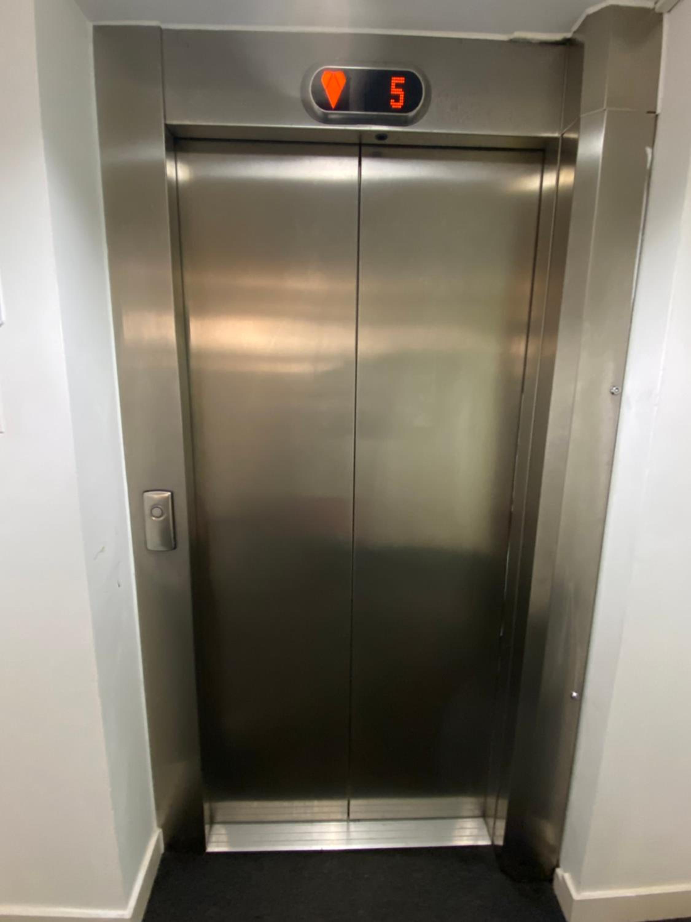 XL Bright Room+Parking+Fridge+Micro - 20min London Bridge - 3 min walk to Train/Bus Station