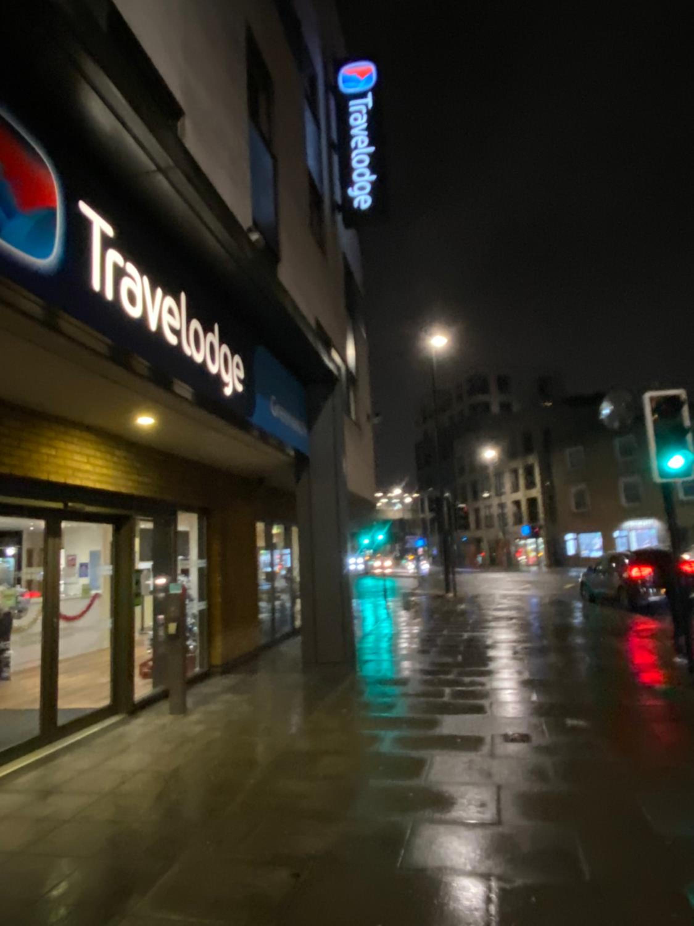XL Bright Room+Parking+Fridge+Micro - 20min London Bridge - 3 min walk to Train/Bus Station
