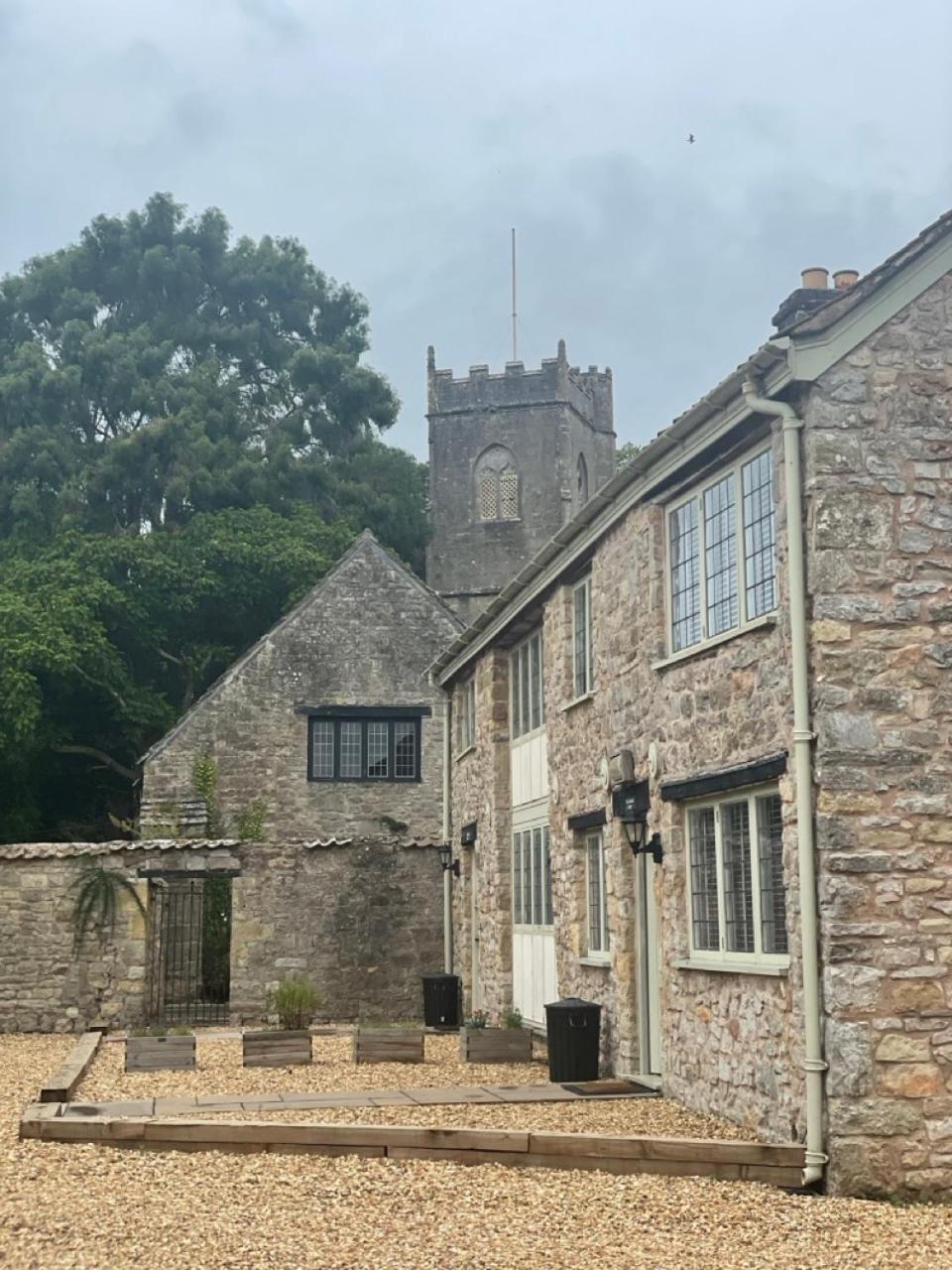 Gardener's Cottage at Mathern Palace view 2
