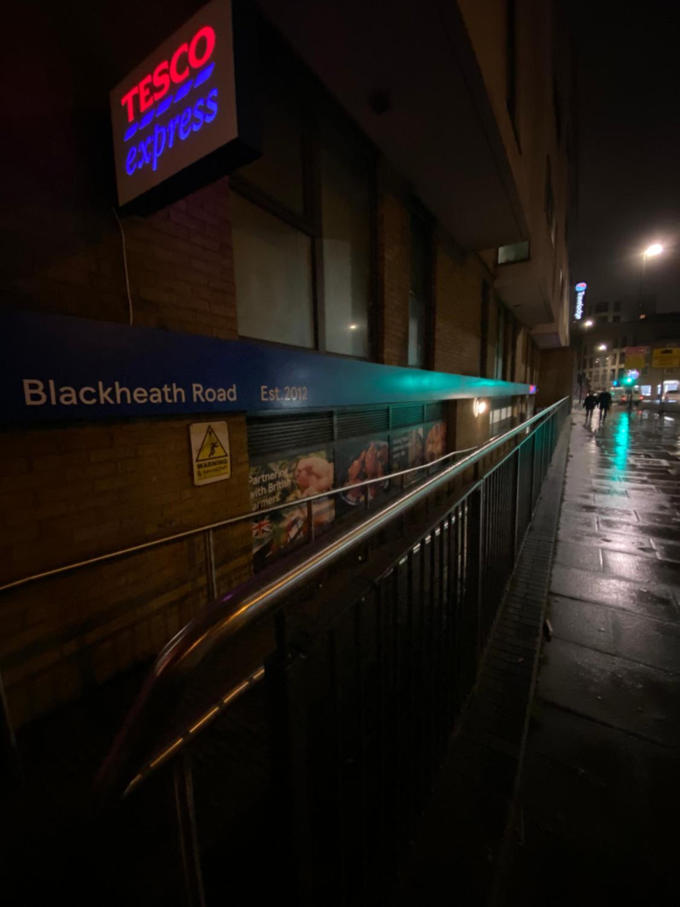 XL Bright Room+Parking+Fridge+Micro - 20min London Bridge - 3 min walk to Train/Bus Station