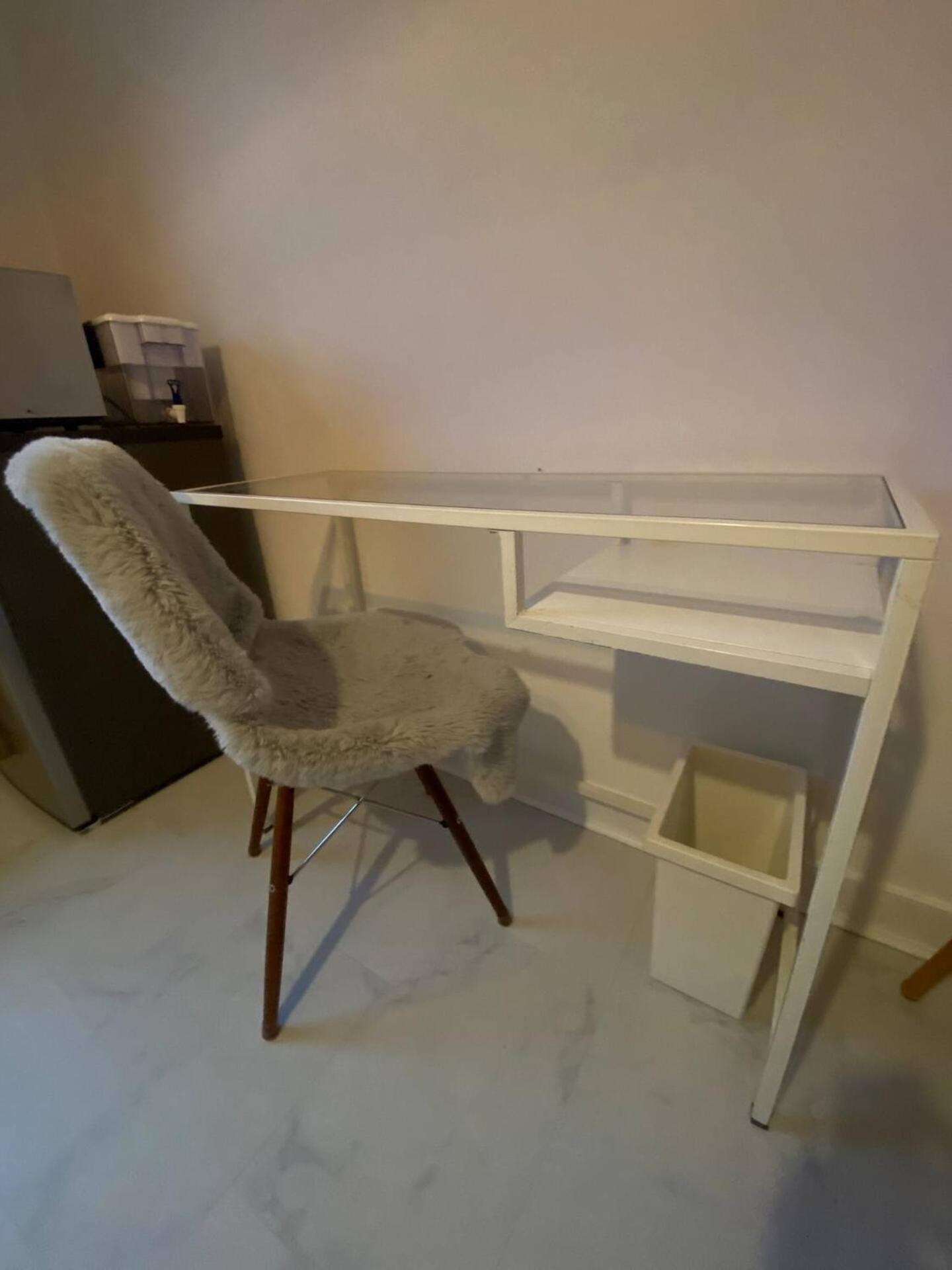 XL Bright Room+Parking+Fridge+Micro - 20min London Bridge - 3 min walk to Train/Bus Station
