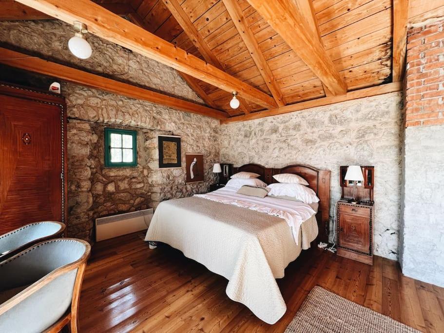 Authentic Stone House Tranquil Villa for Families and Groups
