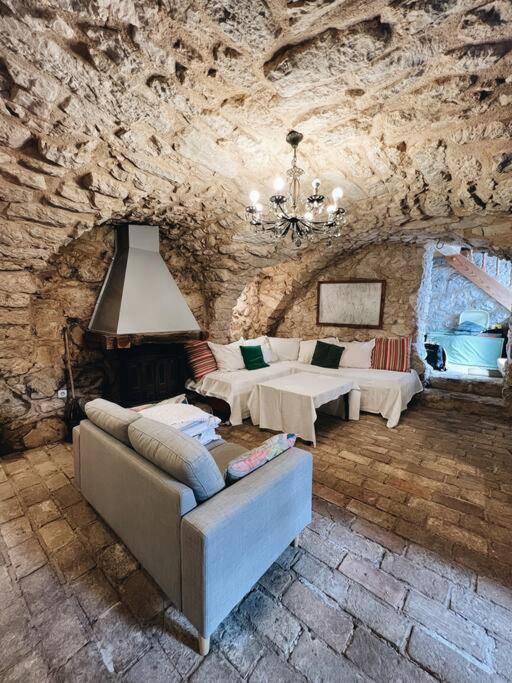 Authentic Stone House Tranquil Villa for Families and Groups