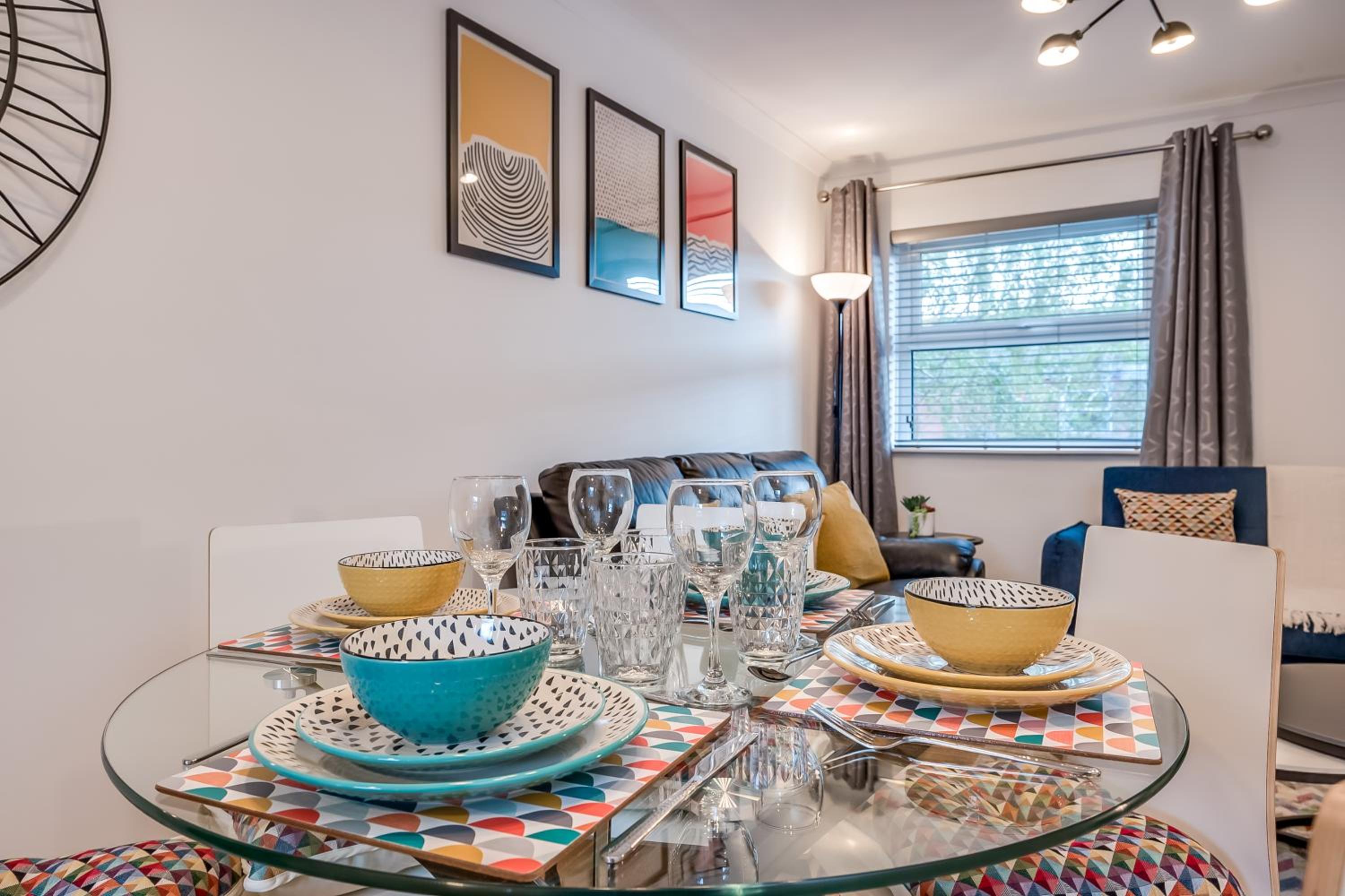 Perfect Belfast Stay, 2 Bedroom, Parking, Walkable by StayByNumbers view 5