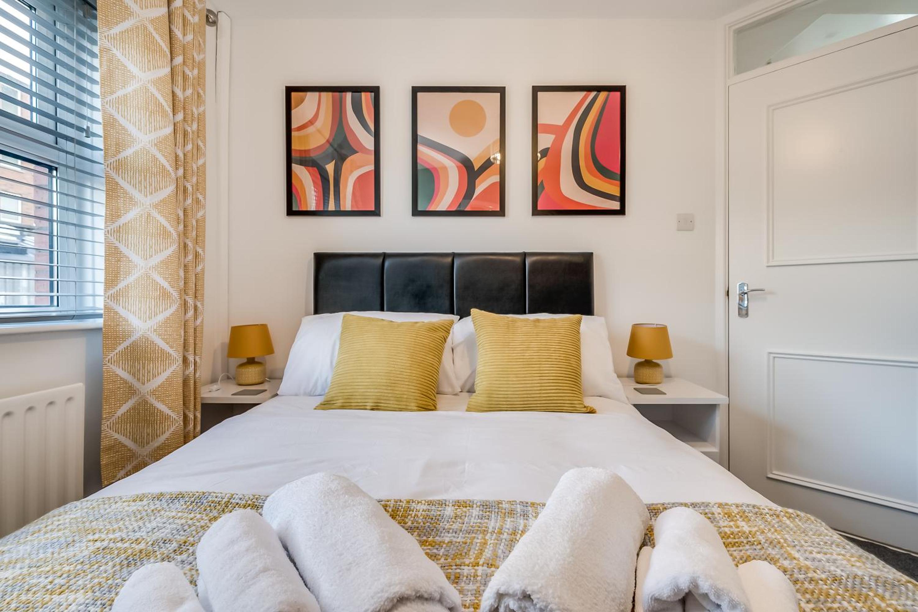 Perfect Belfast Stay, 2 Bedroom, Parking, Walkable by StayByNumbers view 2