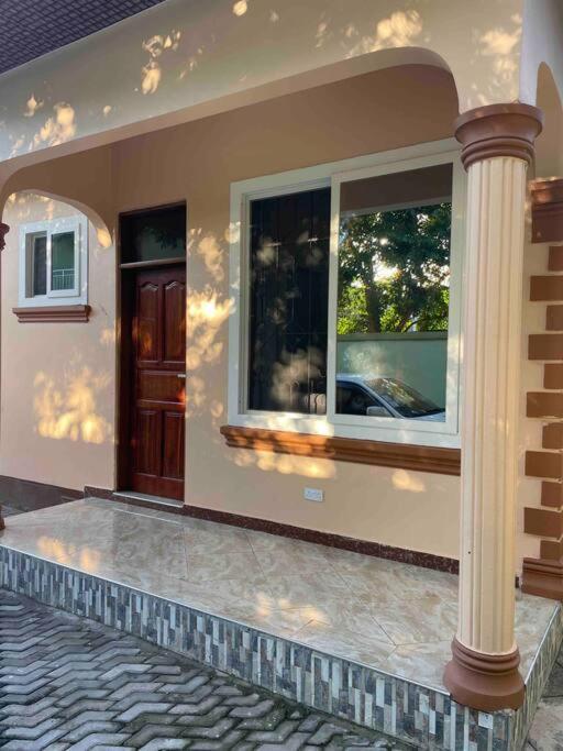 1 Bed Cozy Apartment Free Wi-Fi Netflix Hot Shower
