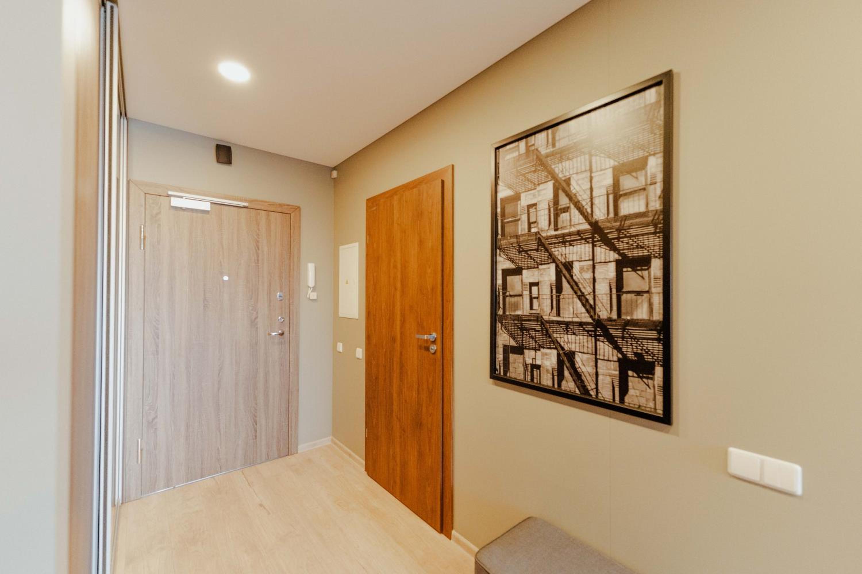 New Modern studio apartment next to the city centre