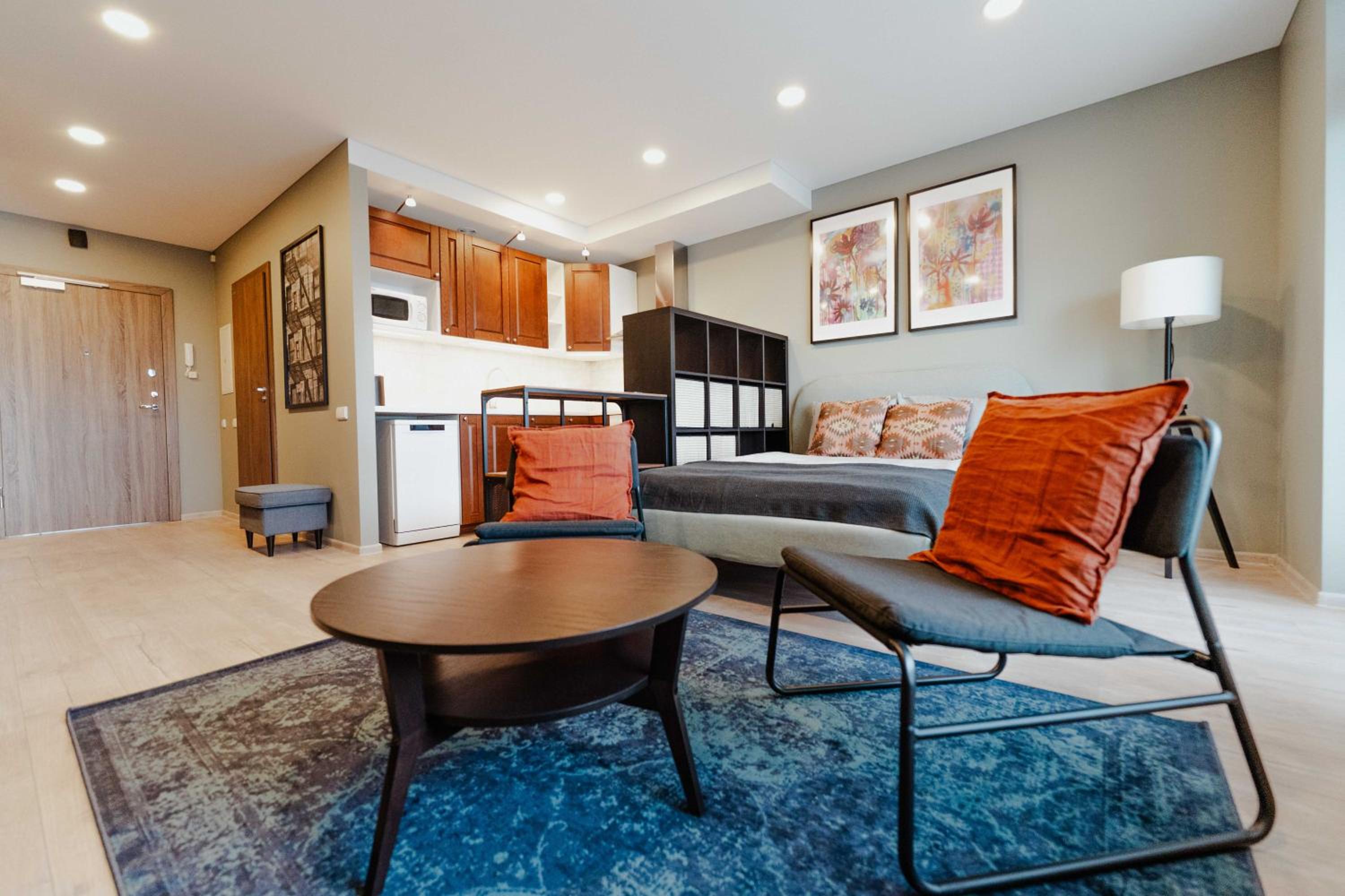 New Modern studio apartment next to the city centre