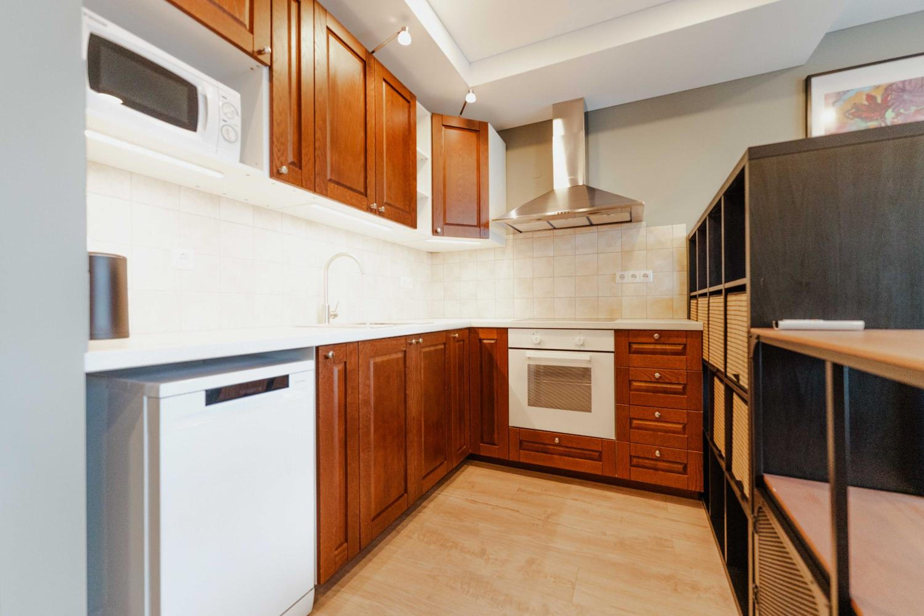 New Modern studio apartment next to the city centre