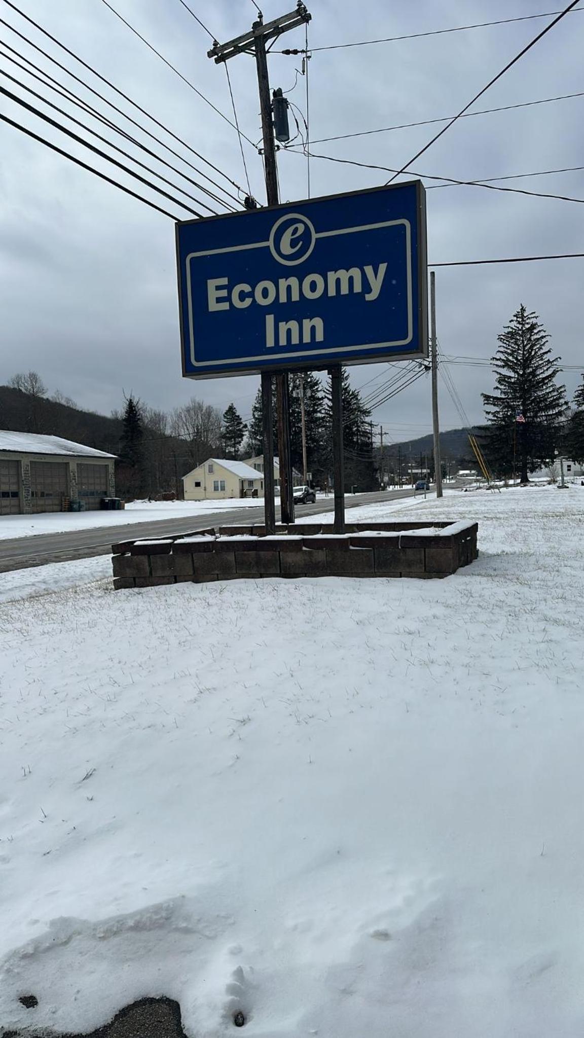 Economy Inn view 3