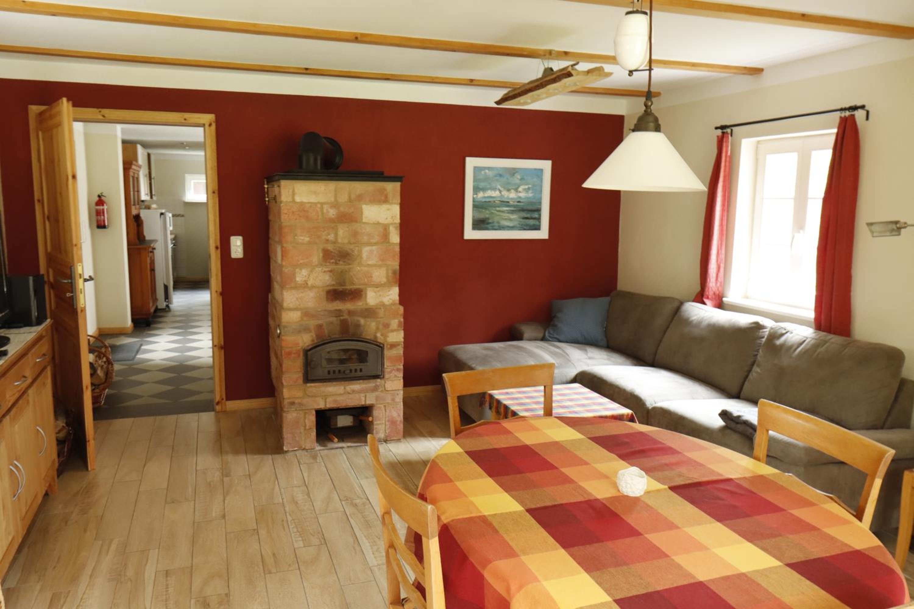 Ferienhaus am Wald mit Klavier, Holzofen, Sauna
