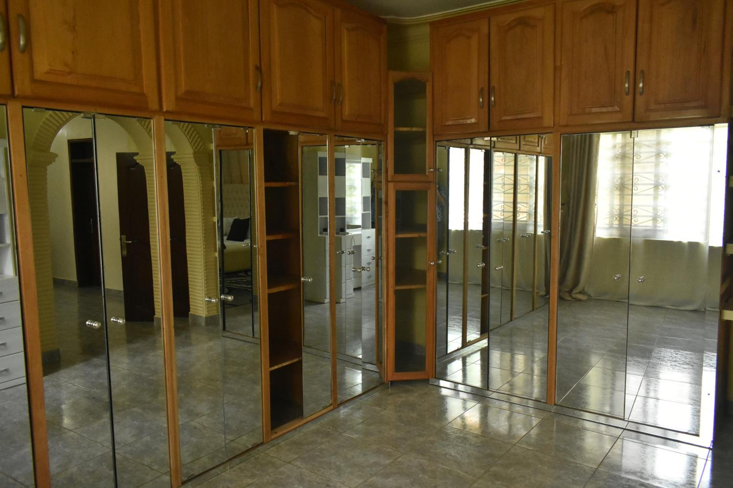 Ezeife Guesthouse