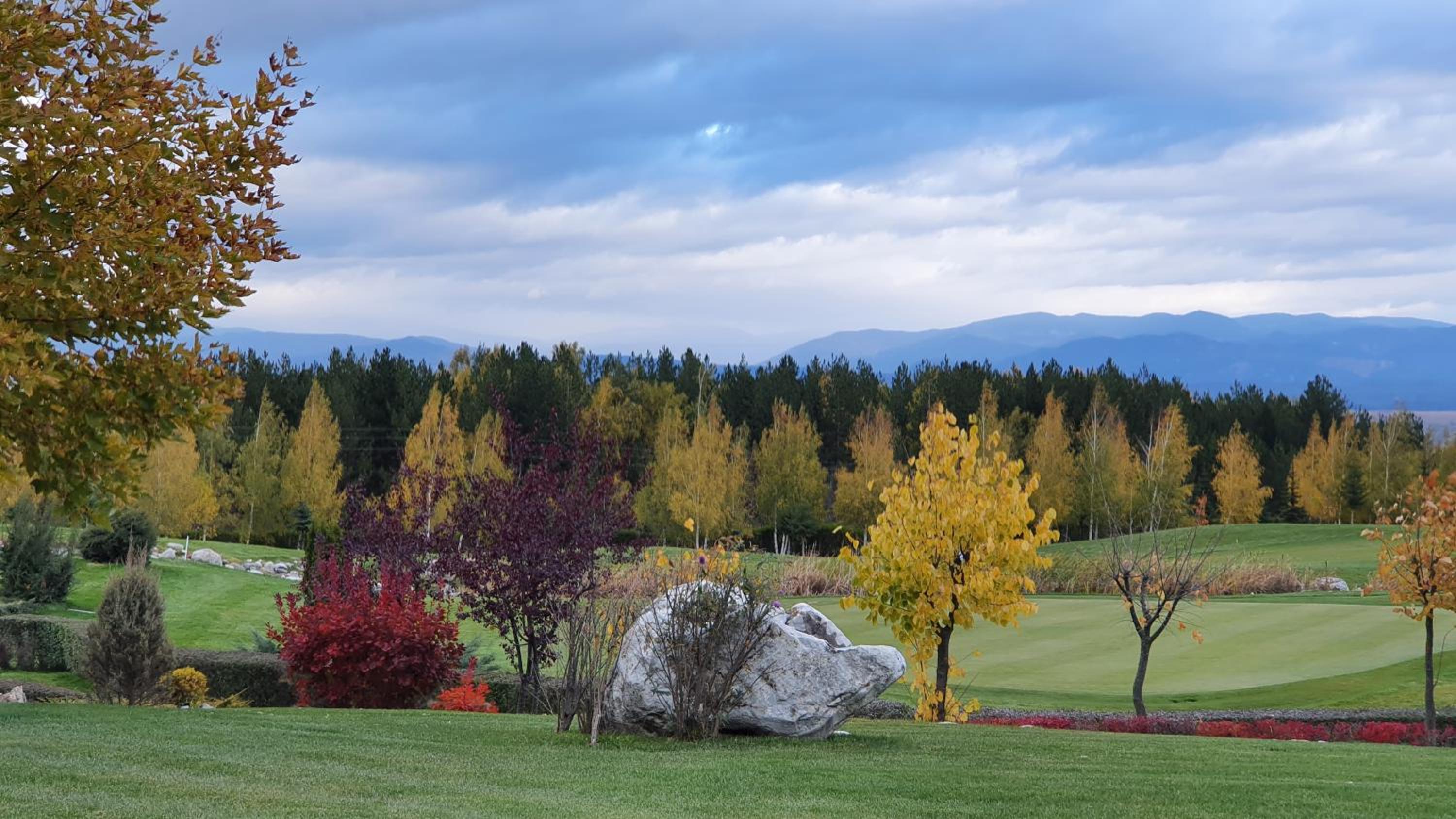 Green Peaks Suite in Pirin Golf & County Club