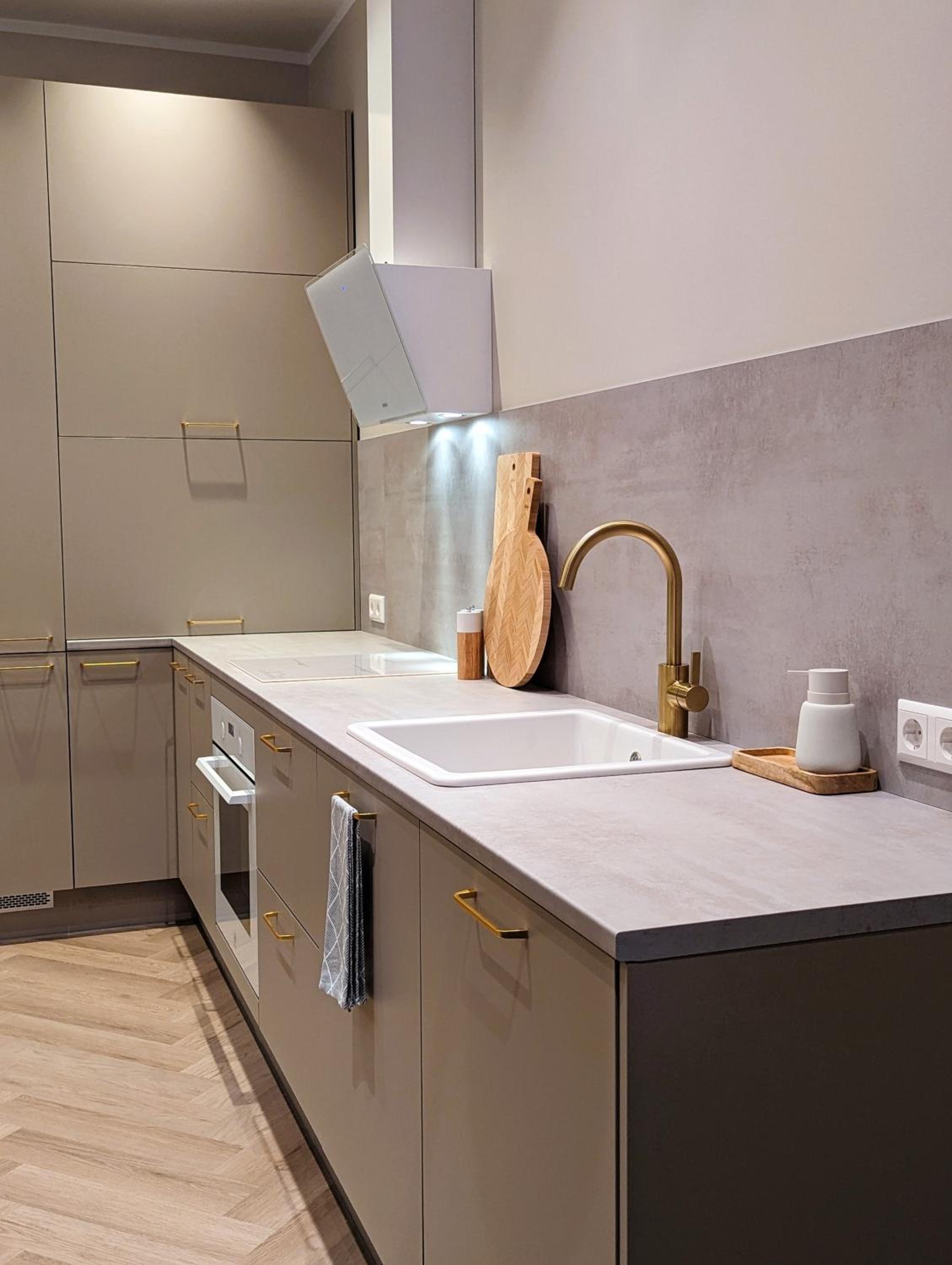 Mere Apartment - Private Yard, Sauna and Pet Friendly
