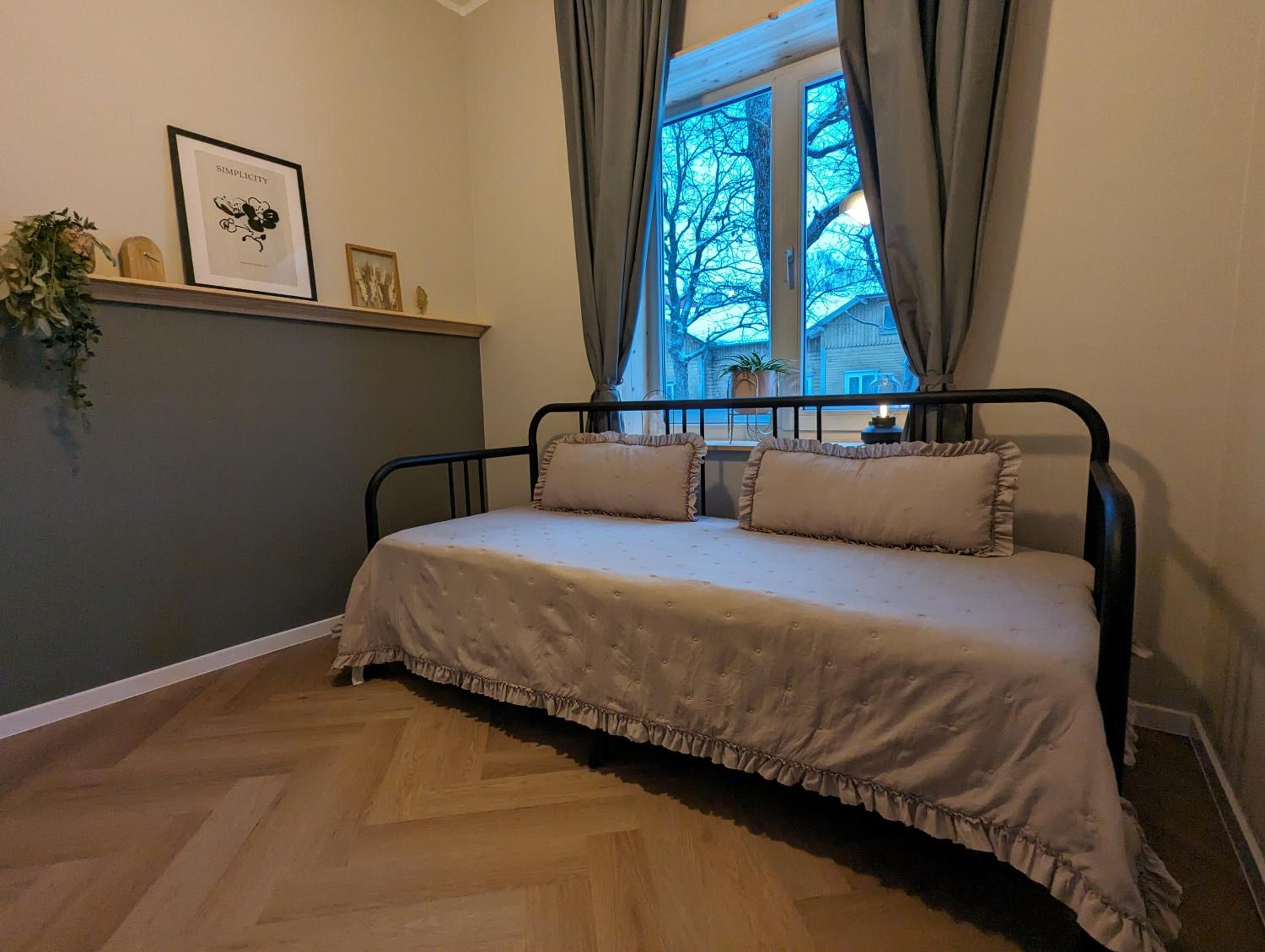 Mere Apartment - Private Yard, Sauna and Pet Friendly