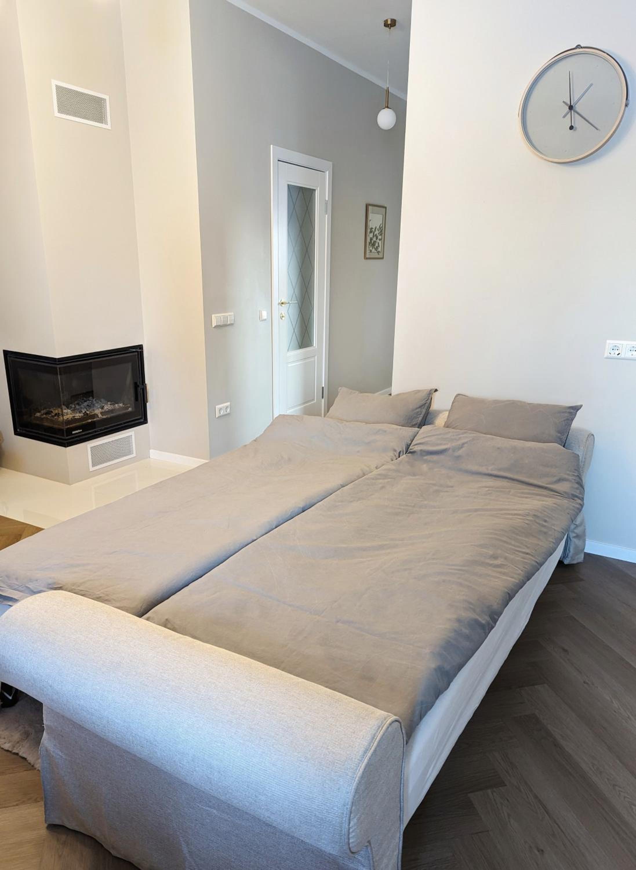 Mere Apartment - Private Yard, Sauna and Pet Friendly