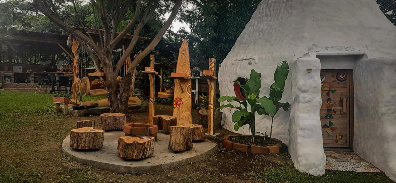 La Casa de Ariel, La Ulloa