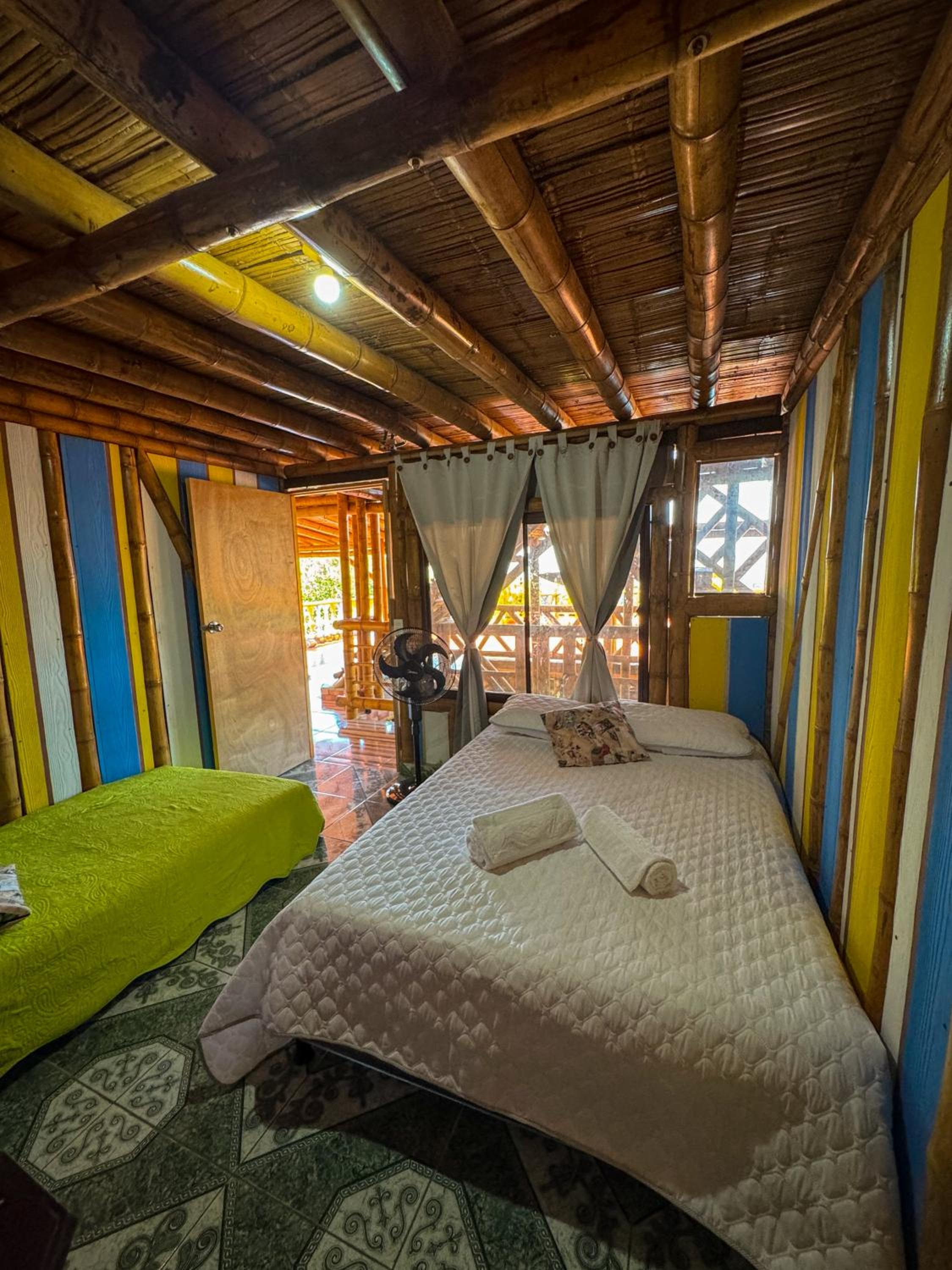 La Casa de Ariel, La Ulloa