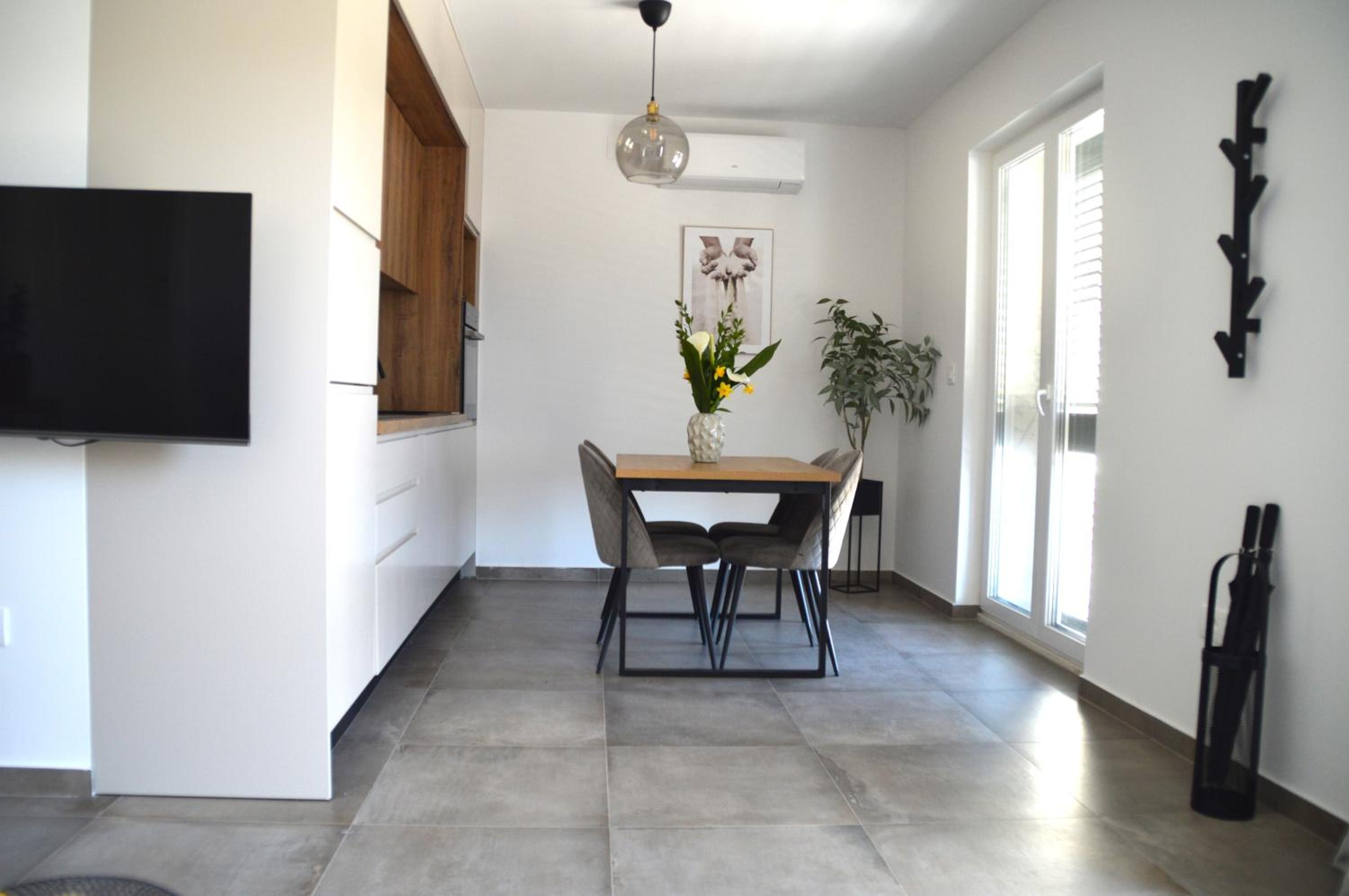 Honoris Apartment - Brand new - Private parking - 90 m from the beach- Terrace view 4