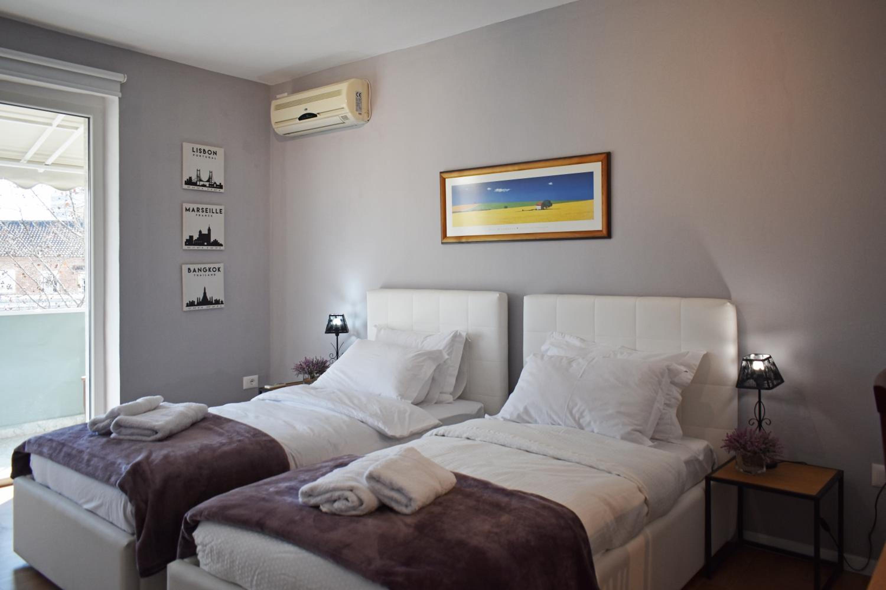 Fit Five Apartment