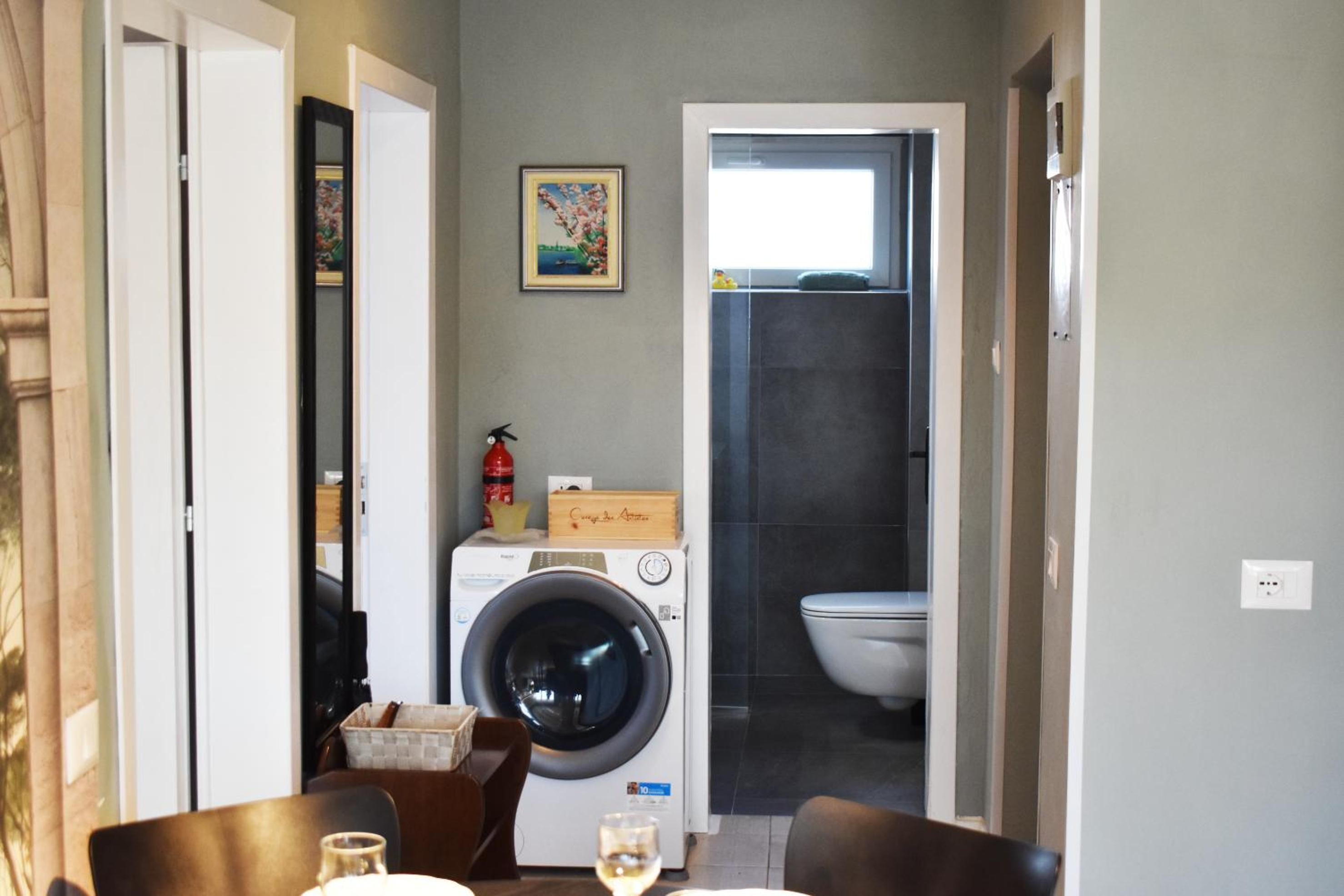 Fit Five Apartment