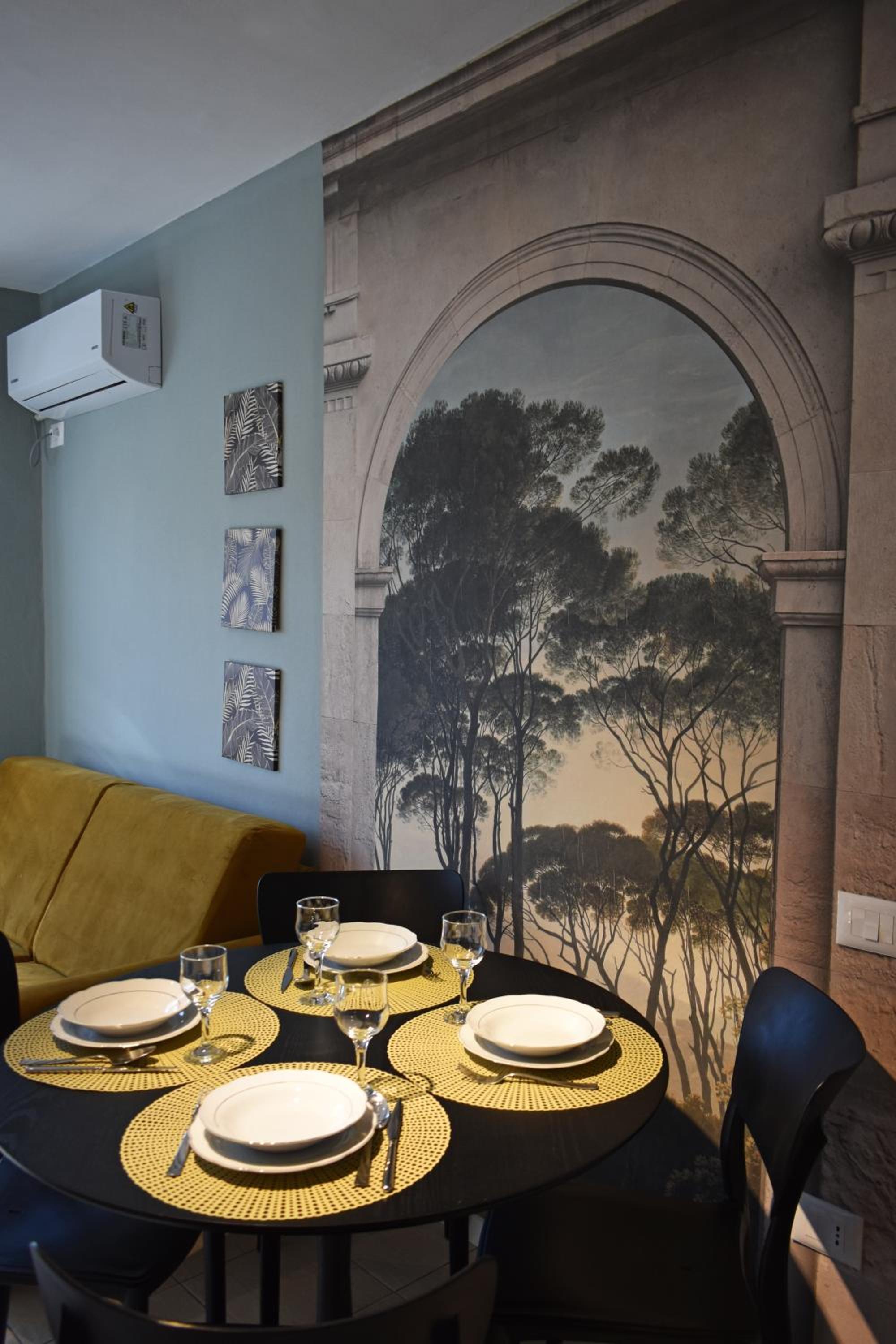 Fit Five Apartment