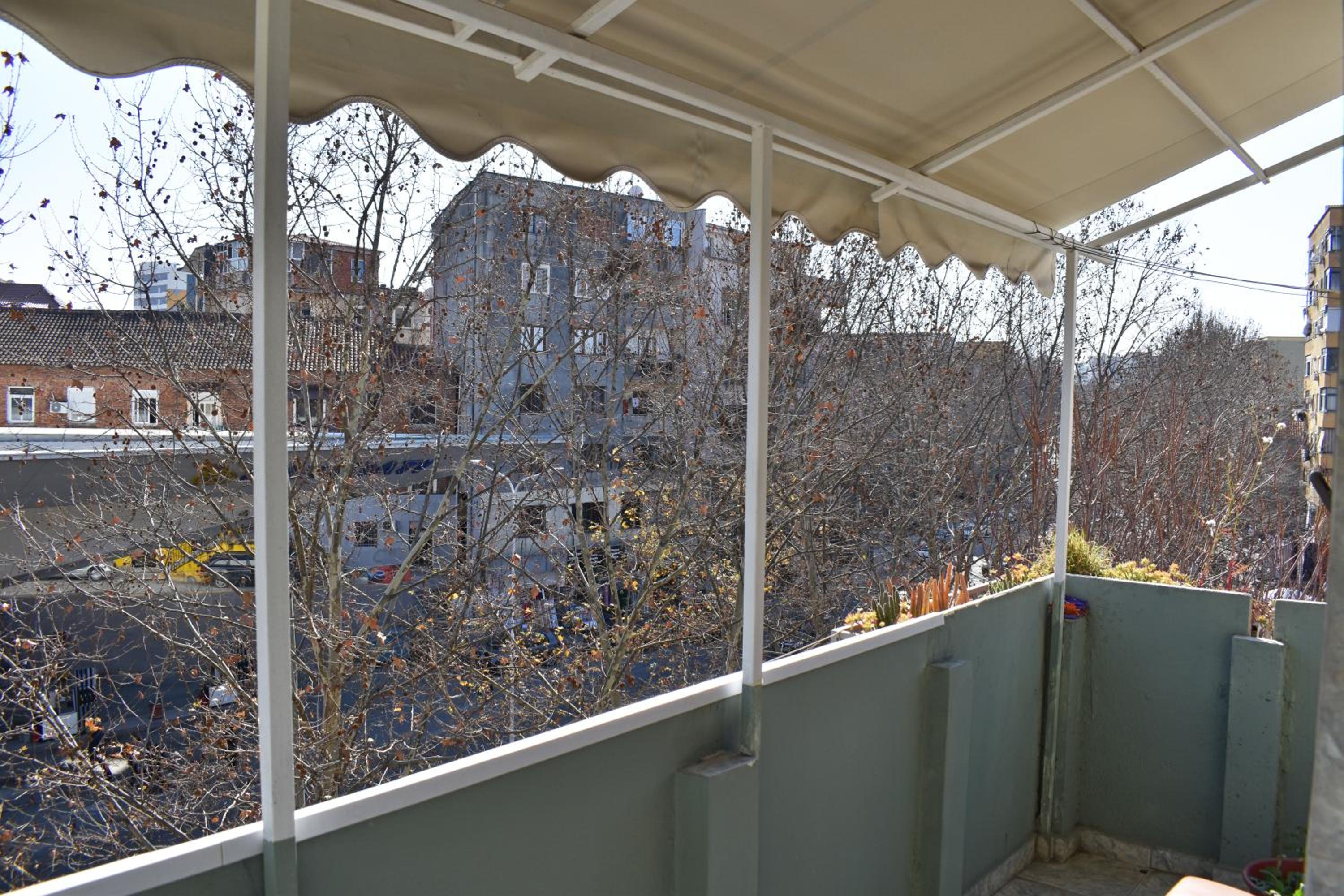 Fit Five Apartment