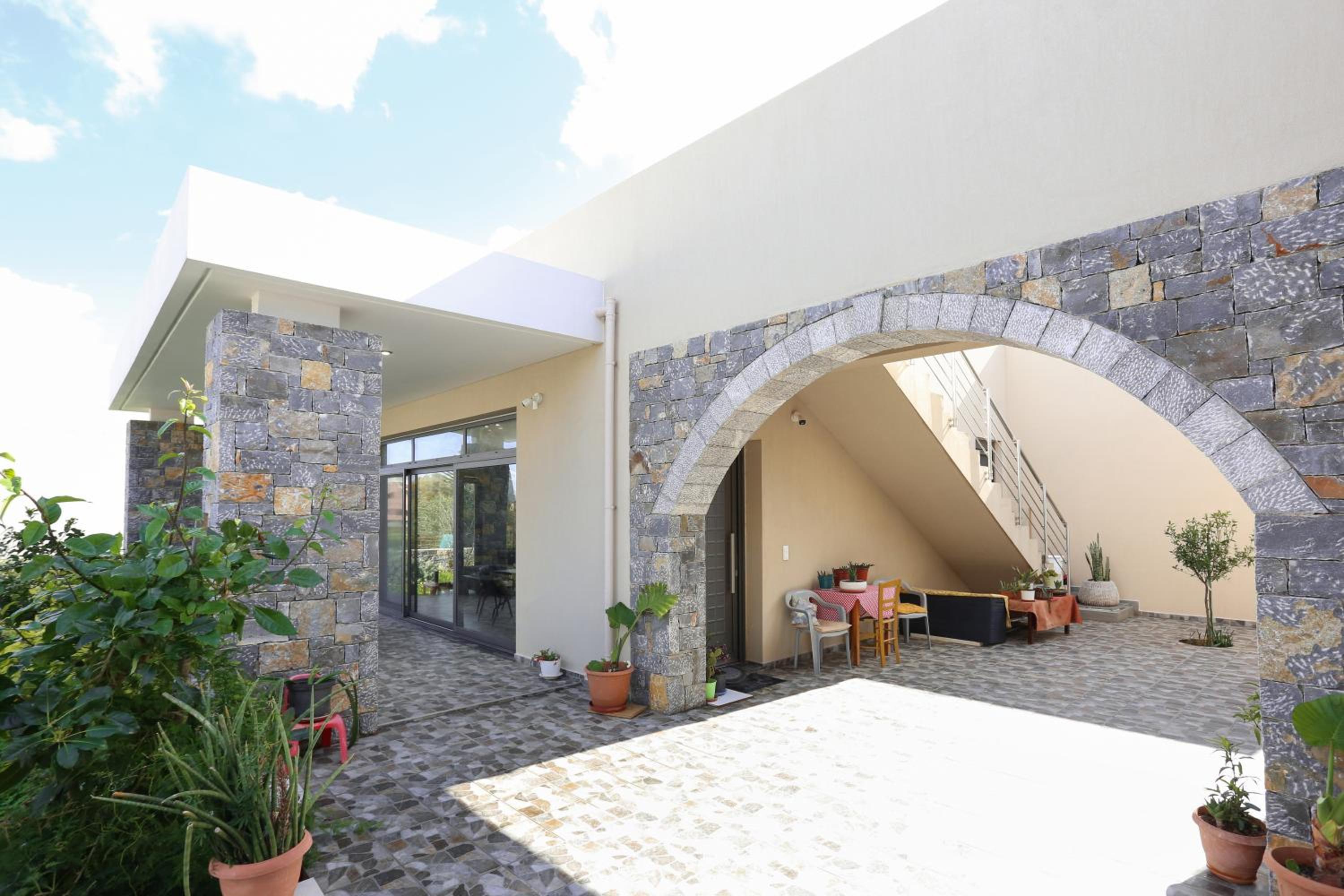 Nikolas Villa