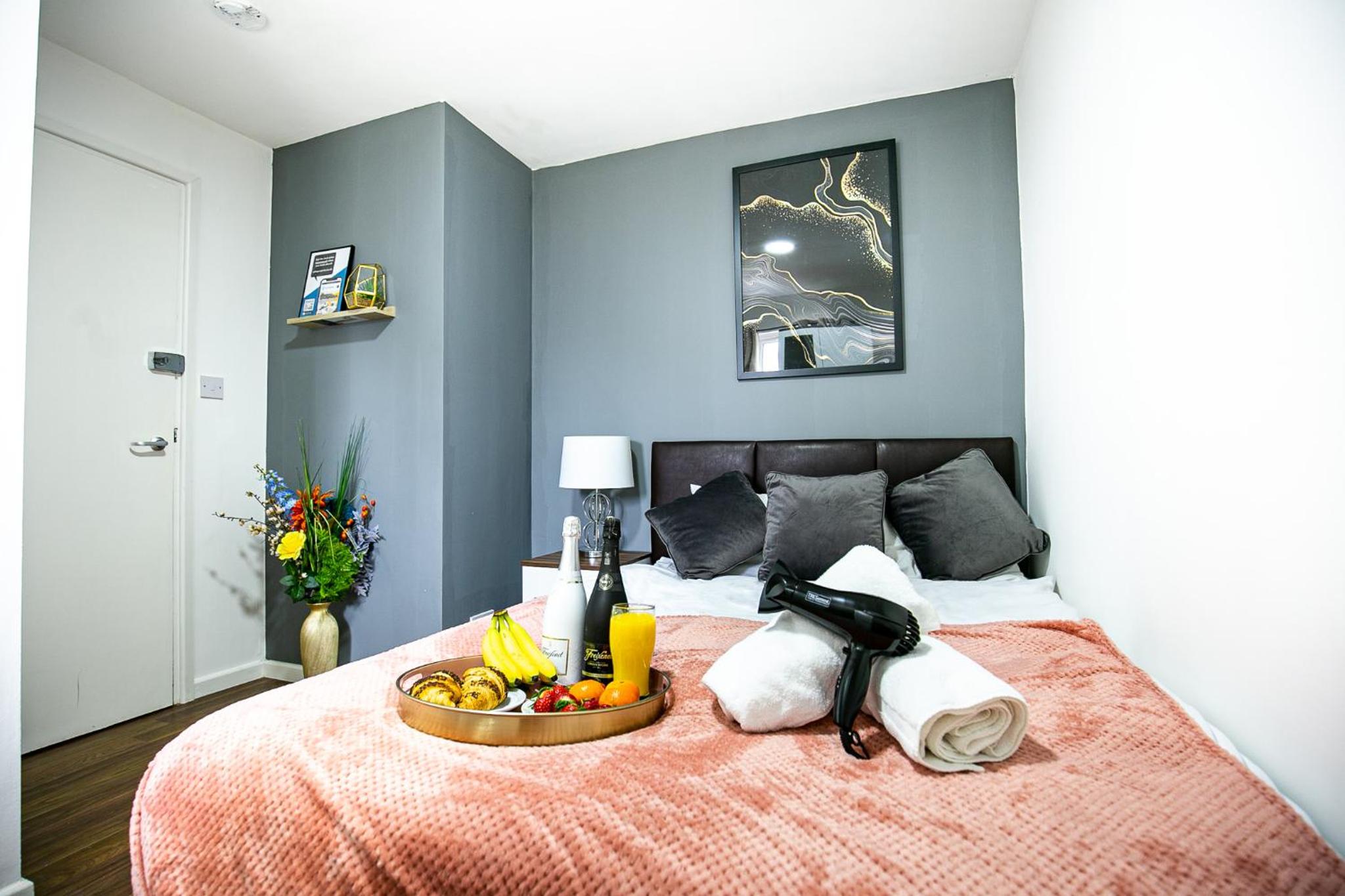 Oldbrook House, MK City Center, Large Groups. view 5