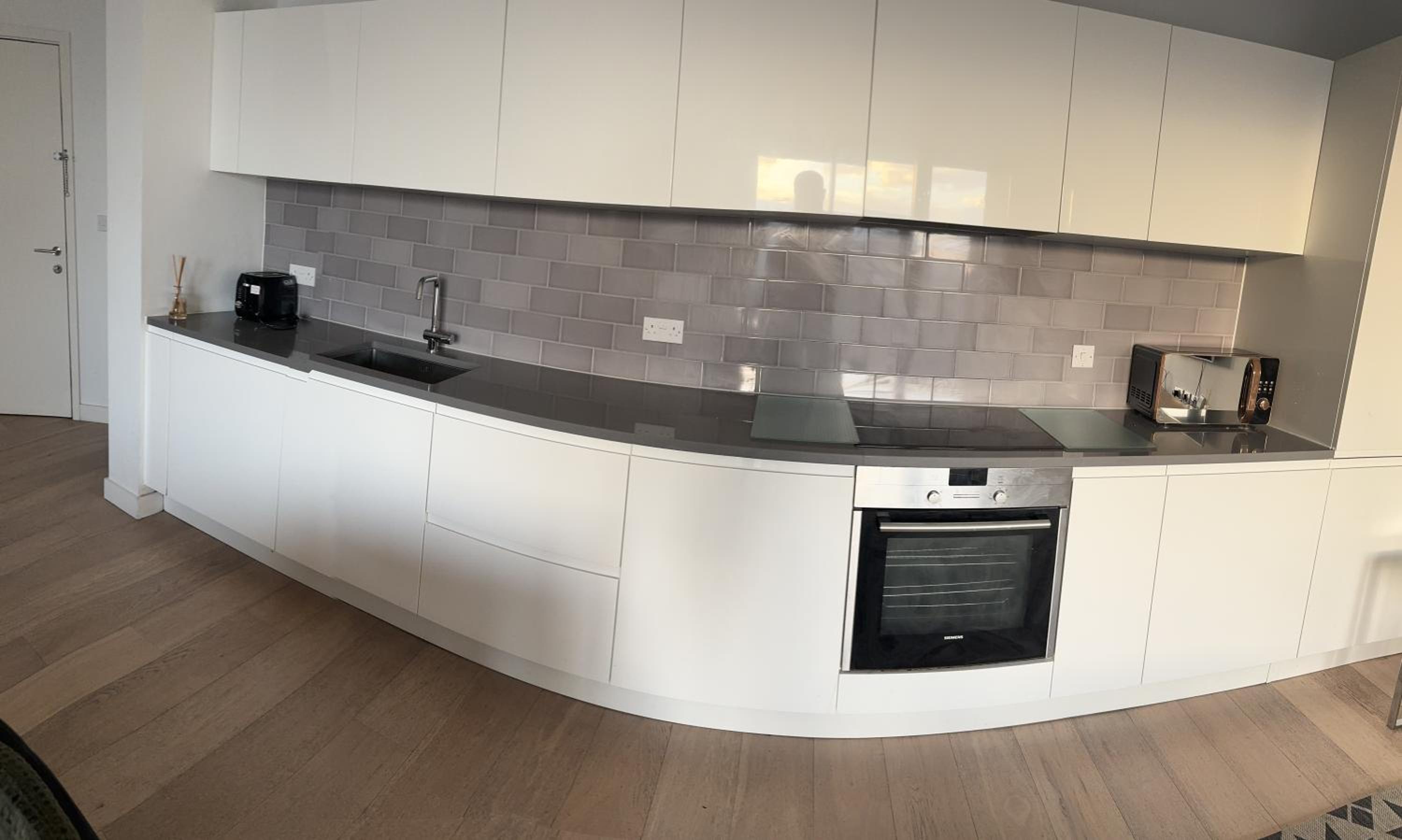 DOCKLANDS STUNNING 2 BED APARTMENT London