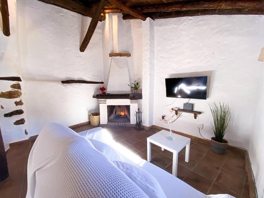 CasaBenadalid. Casa rural con piscina. view 5