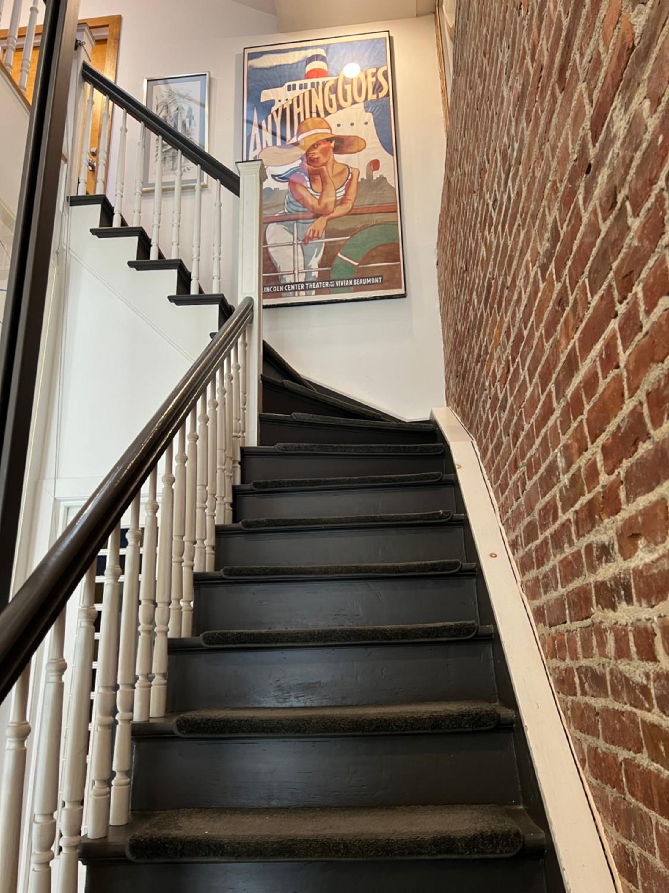 Modern loft style 2bed 2bath minutes to Times Square view 2