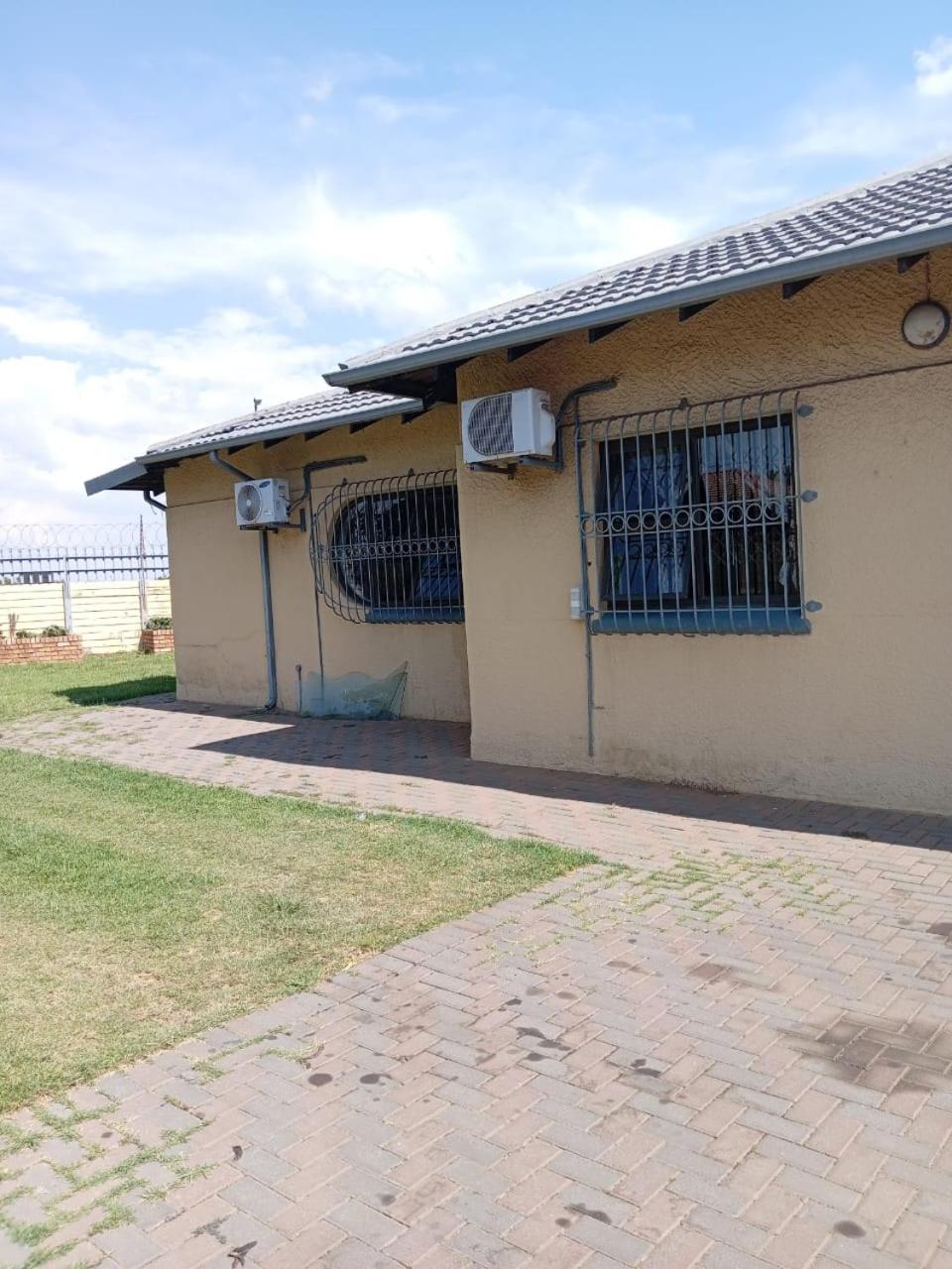 Pearl Guest House Kempton Park view 5