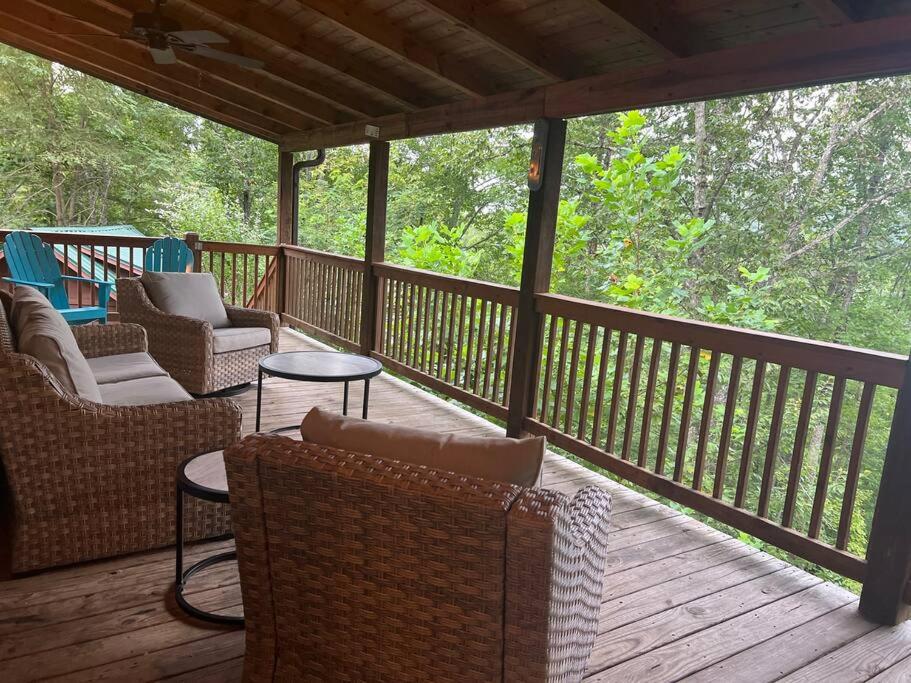Nantahala Nook, cabin w/hot tub,game room, & wifi view 2