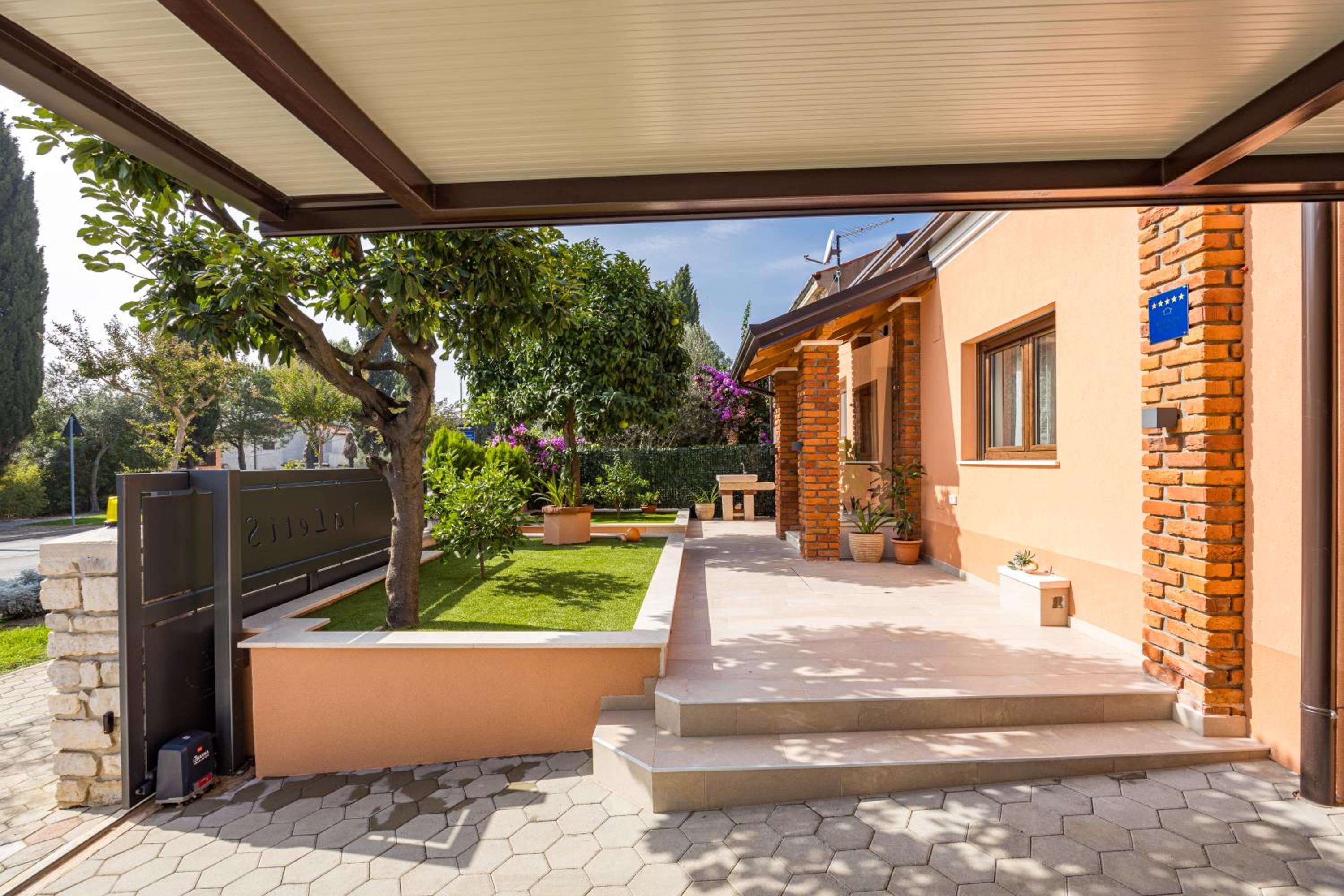 Villa VaLetiS