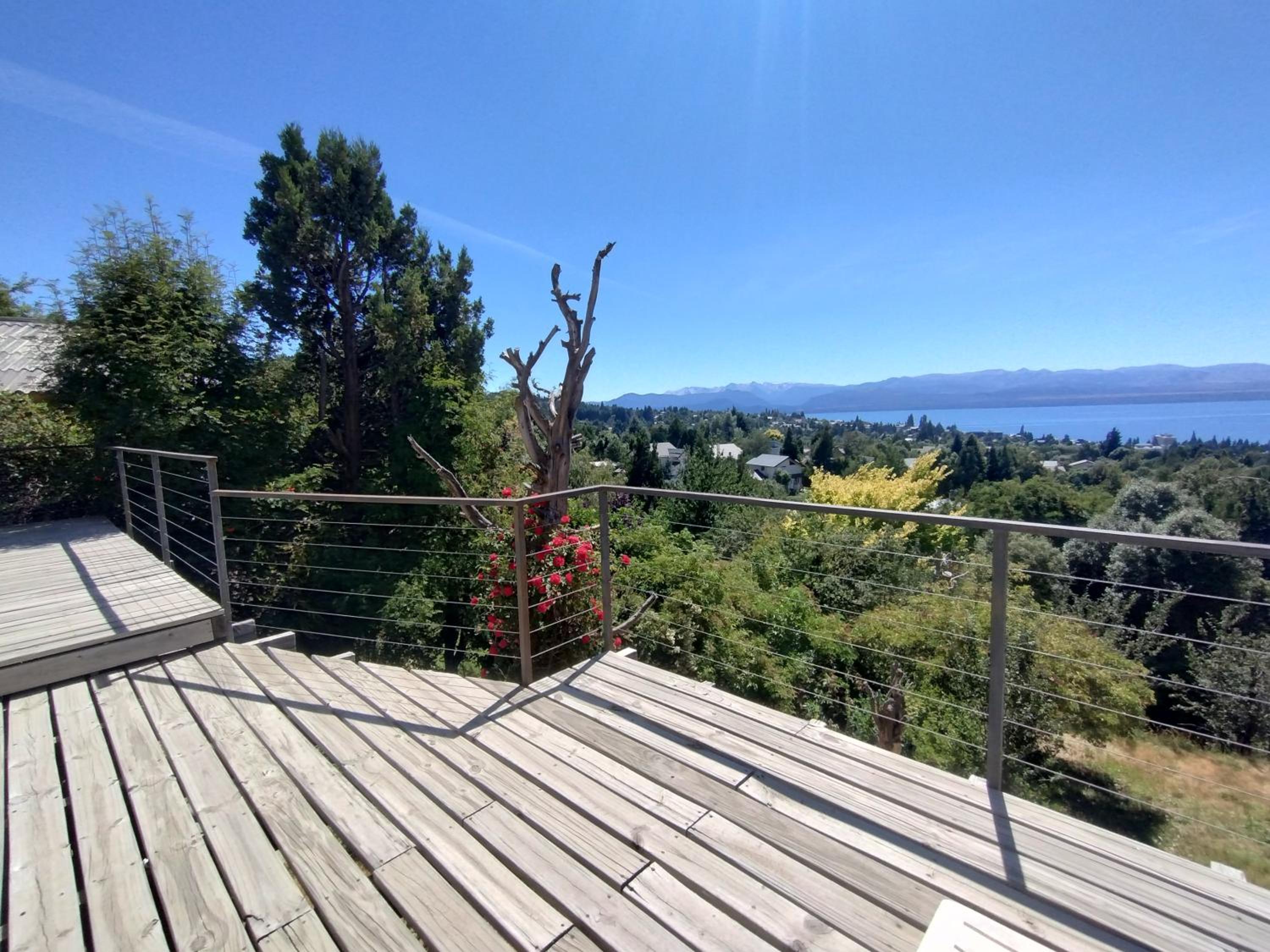 Casa con Increíble Vista al Lago (Michay)