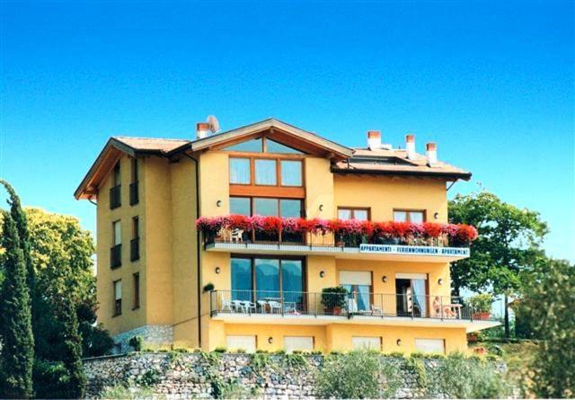 Appartamenti Nido d'Aquila view 2