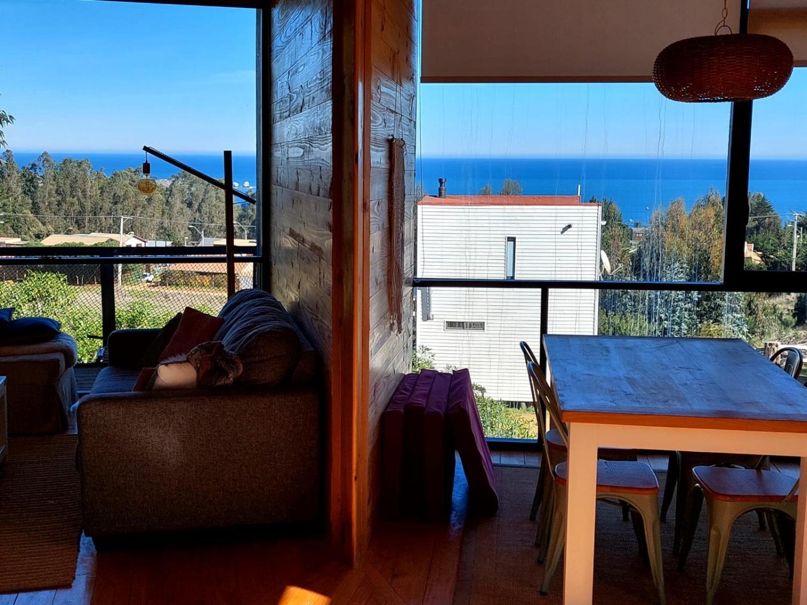 Seaside Retreat: Cozy Home with Ocean View