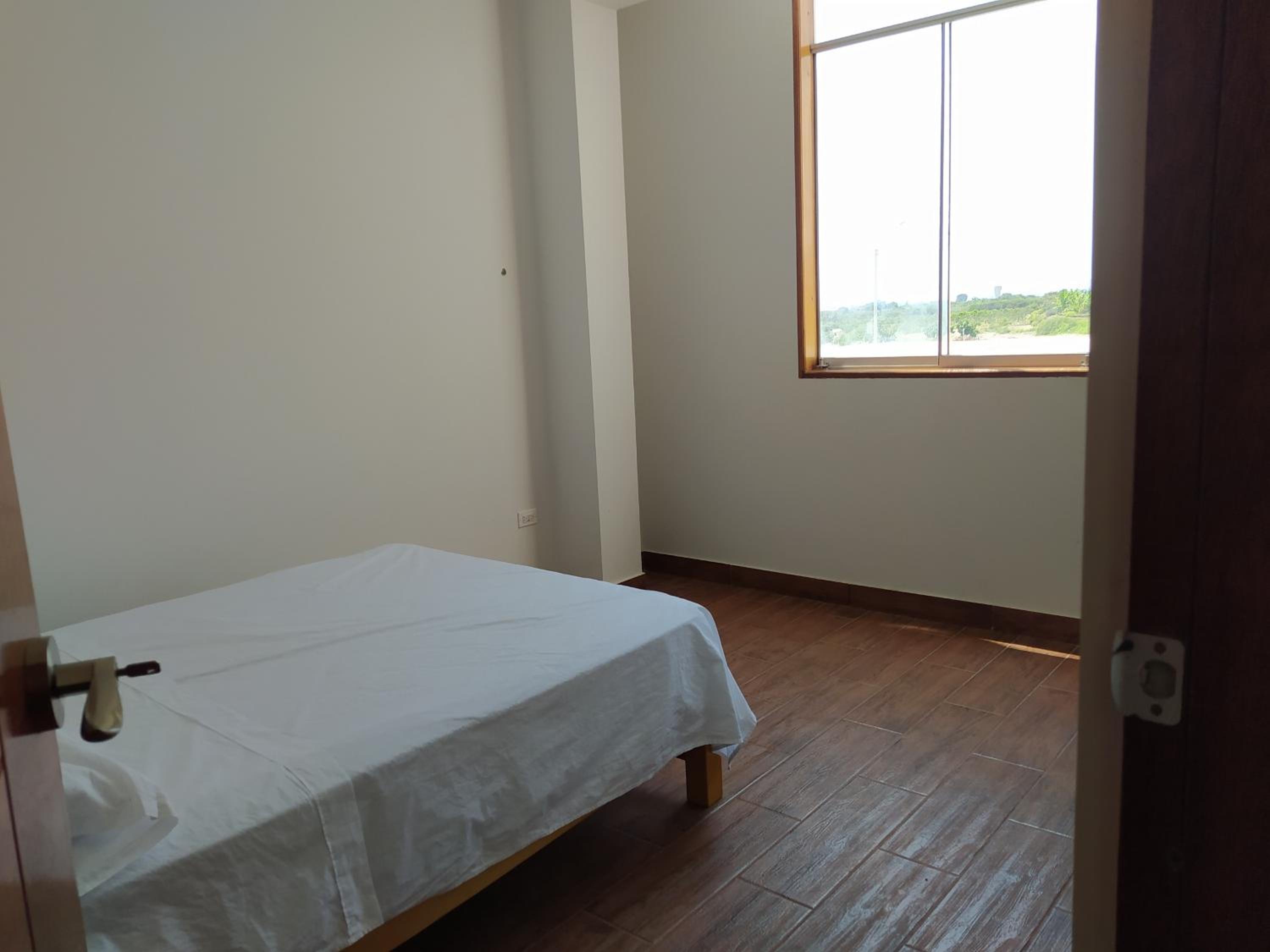 El Departamento de Ethan en Asia