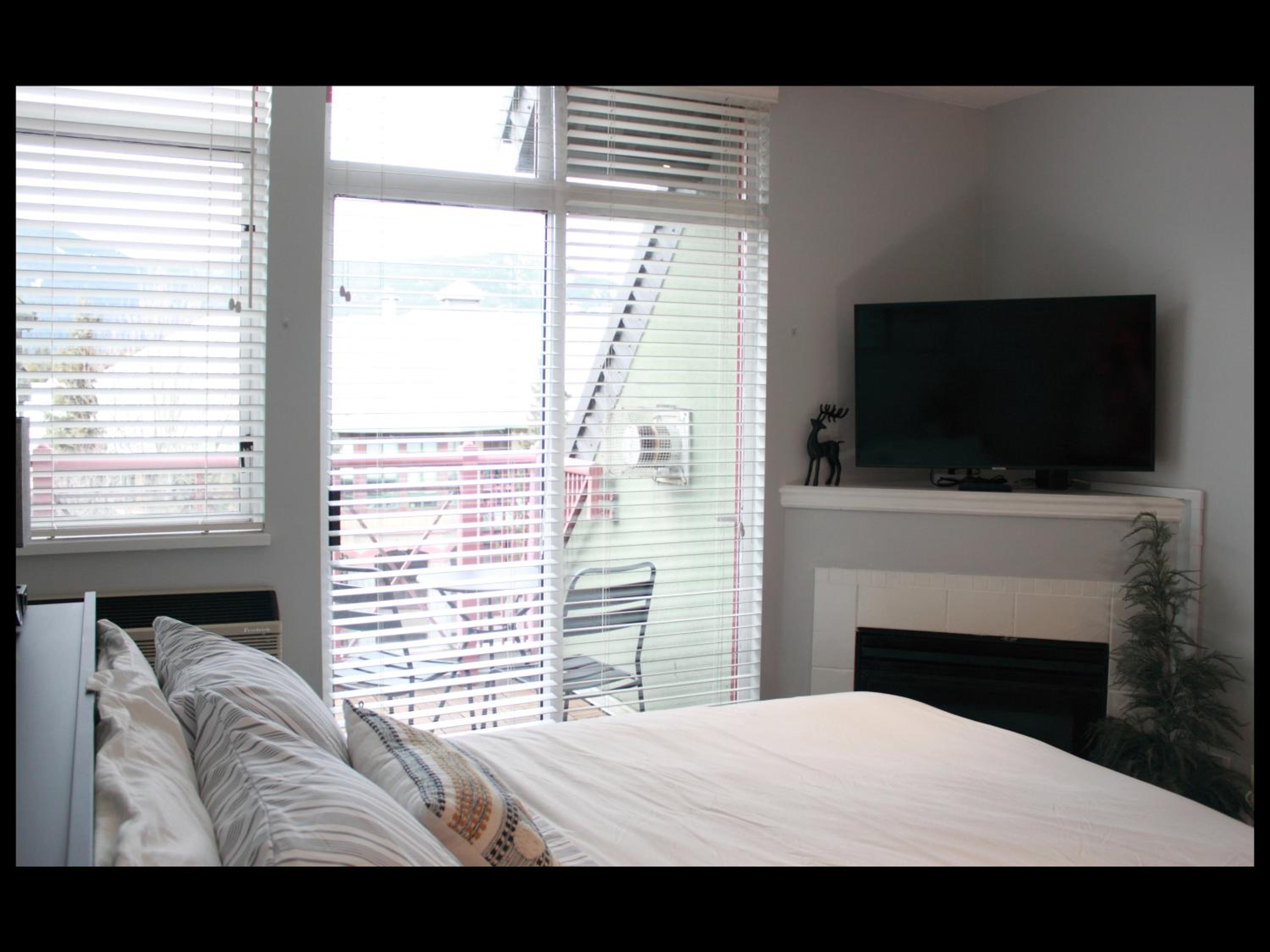 Bright Whistler Village Getaway w/ pool & hot tub