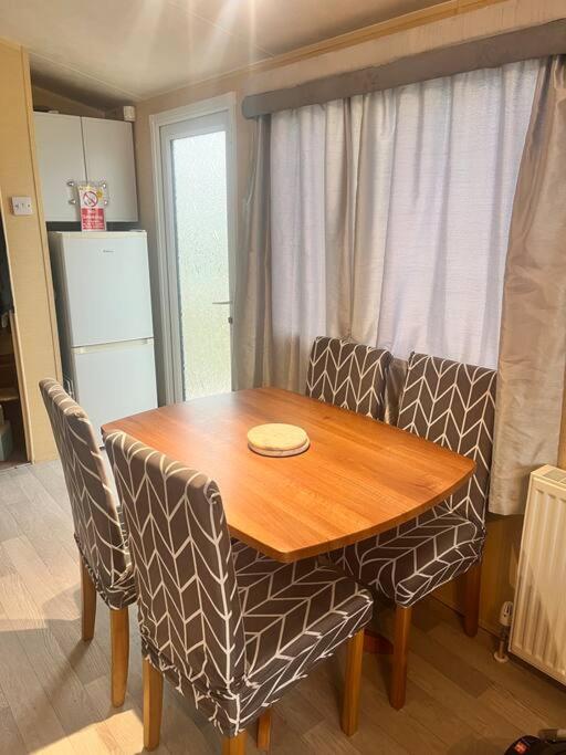 Lakeside View - 3 Bedroom caravan view 2